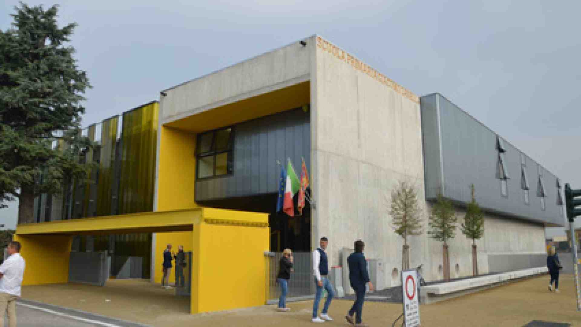 Immagine di Villafranca. Una nuova scuola fa grande la piccola Rizza