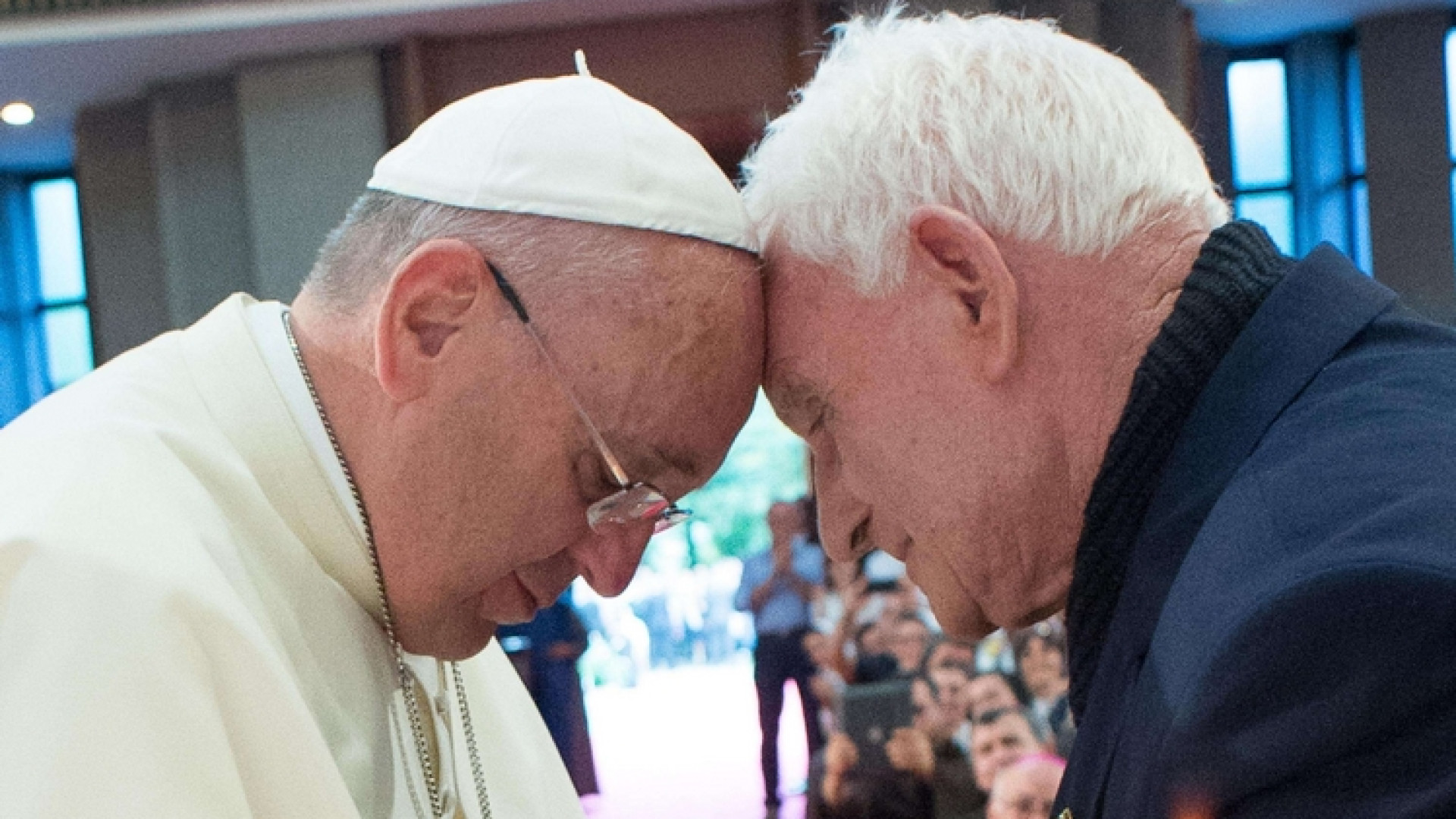 Immagine di Il neocardinale Simoni, dalla tortura alla porpora