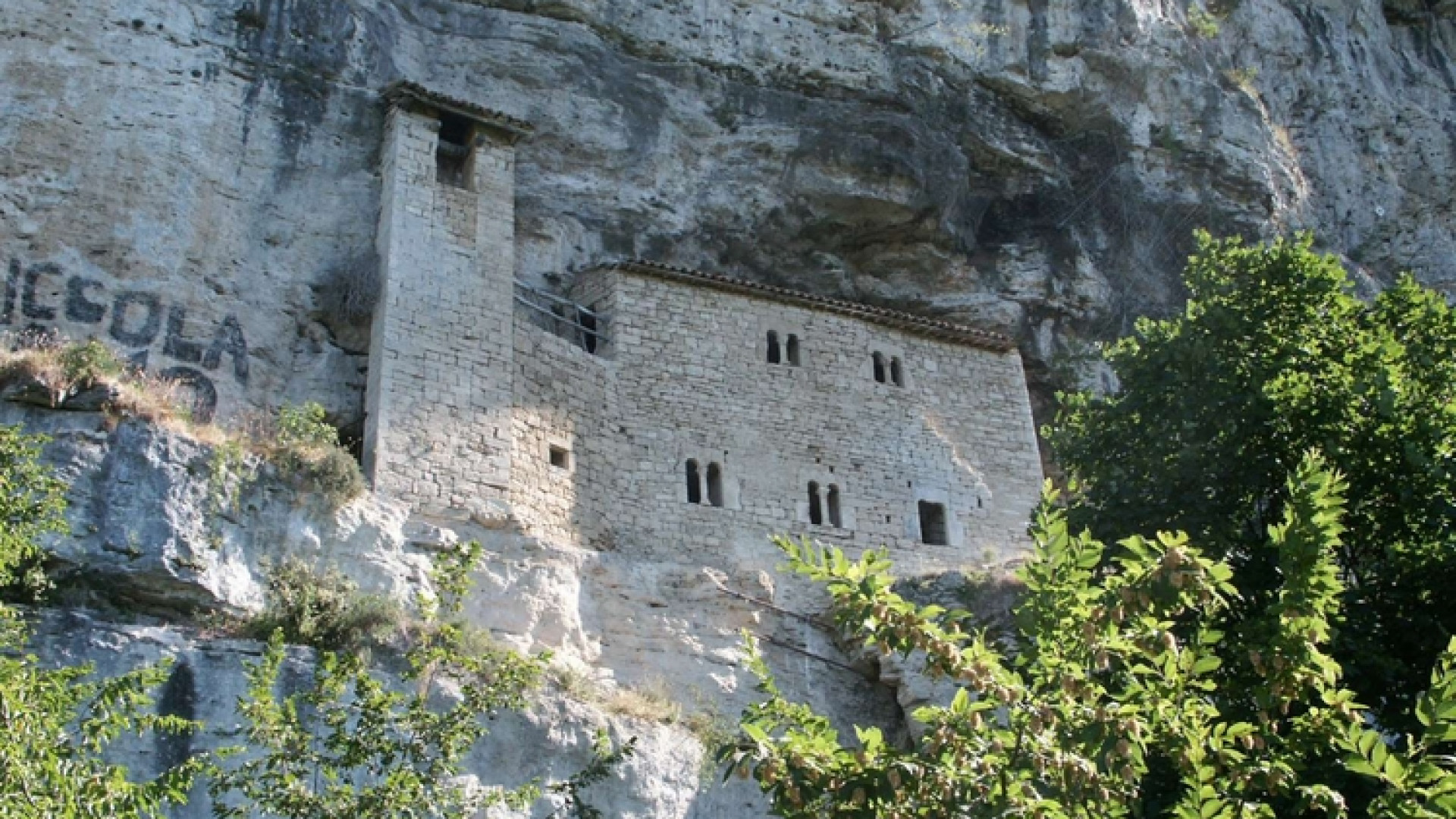 Immagine di EREMITI inseguiti dal mondo