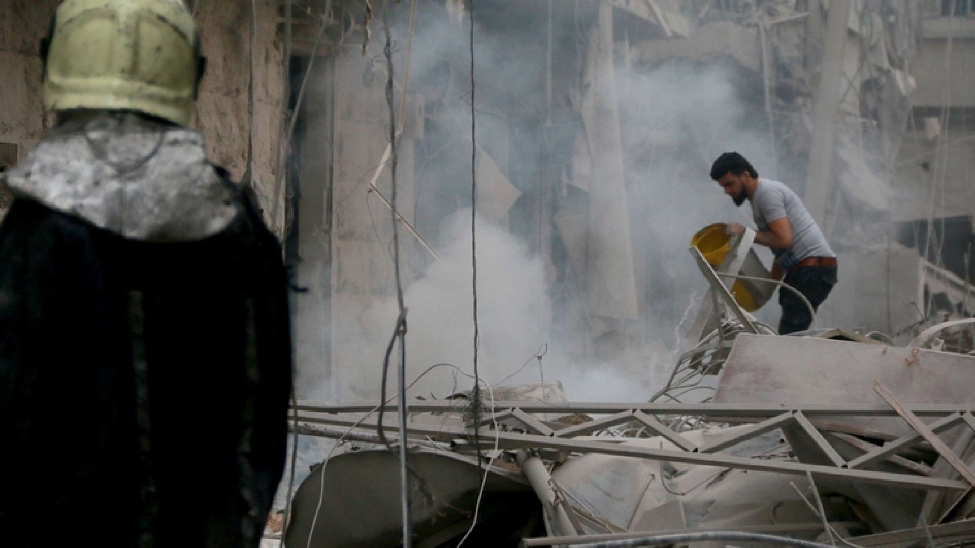 Immagine di Aleppo, sospesi i bombardamenti