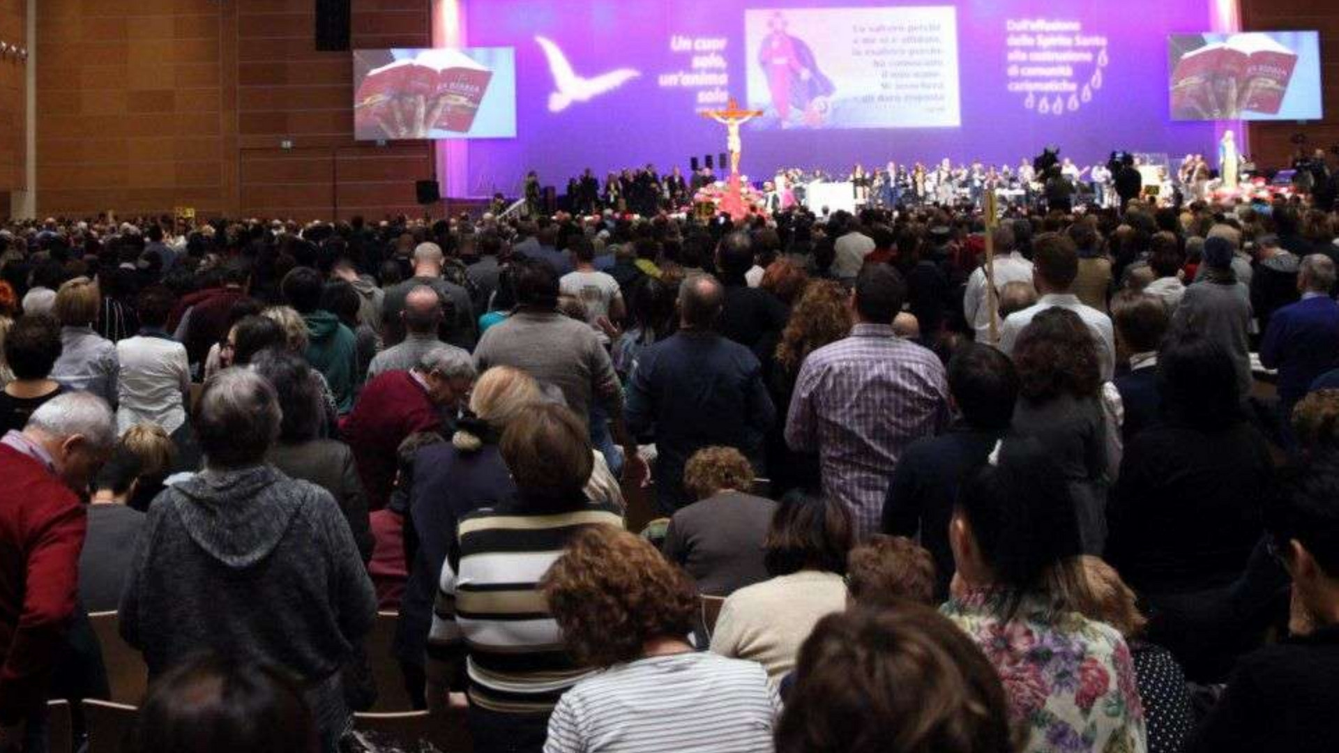 Immagine di Martinez: «La misericordia ci chiede comunità fraterne»