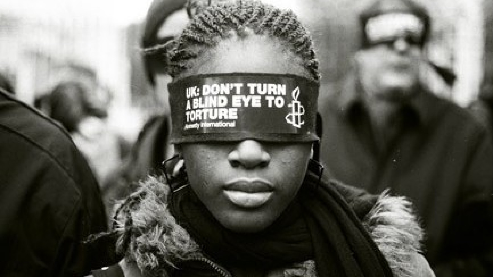 Immagine di Amnesty accusa l'Italia di torture ai migranti. Il Viminale: «È falso»