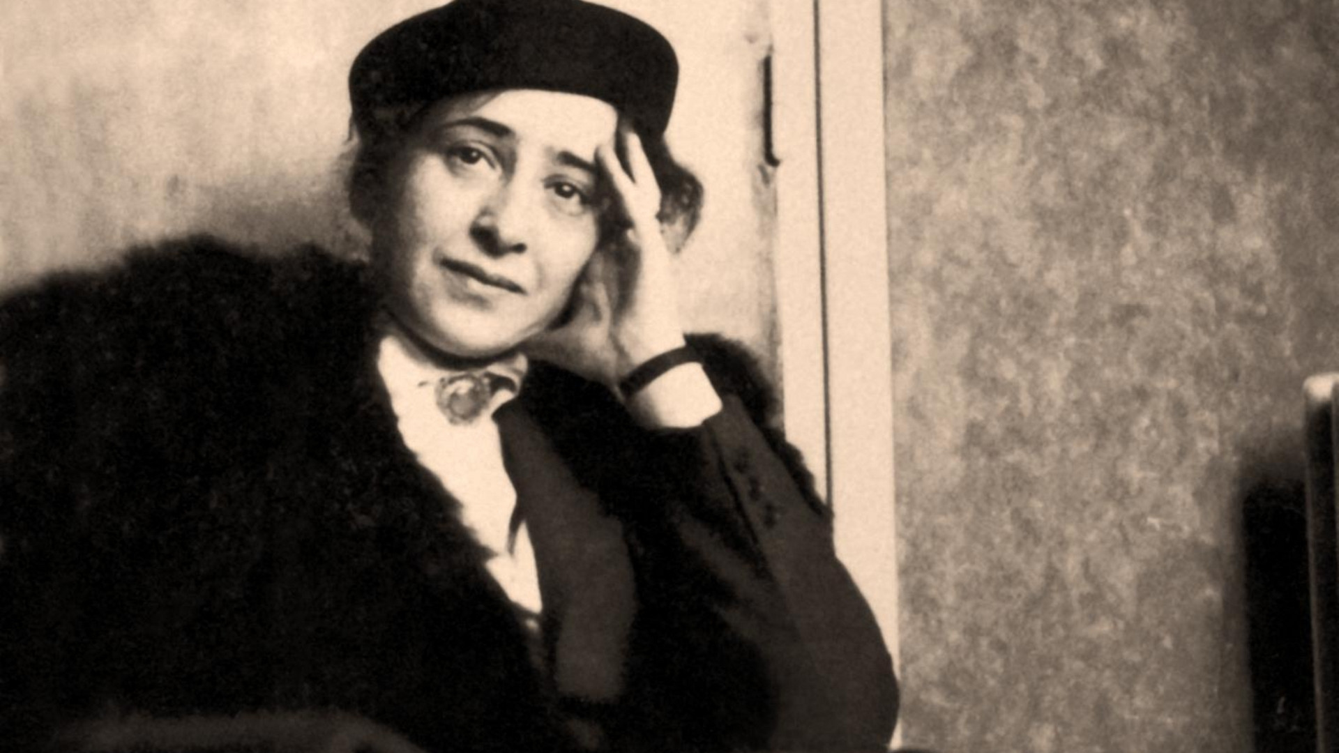 Immagine di Faye e la Arendt, via i pregiudizi