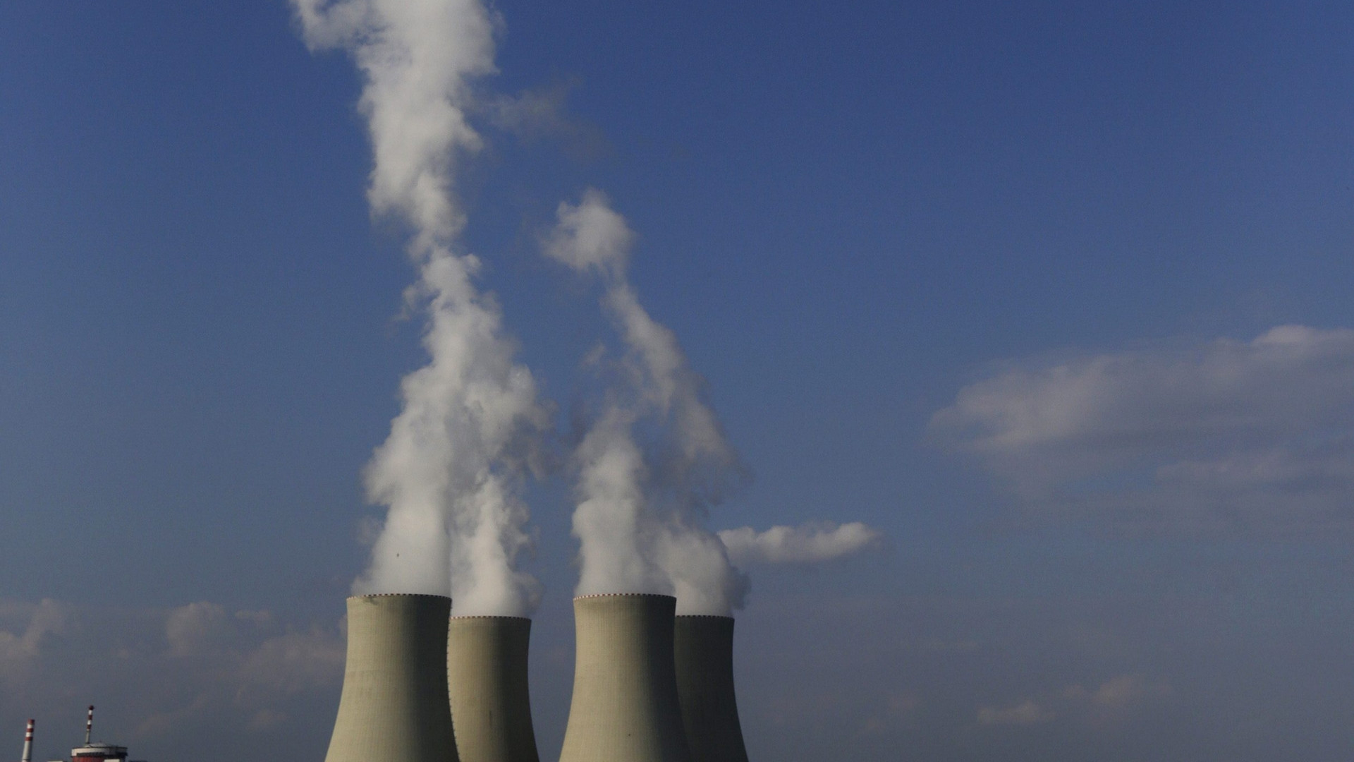 Immagine di Ambiente, futuro nero petrolio?