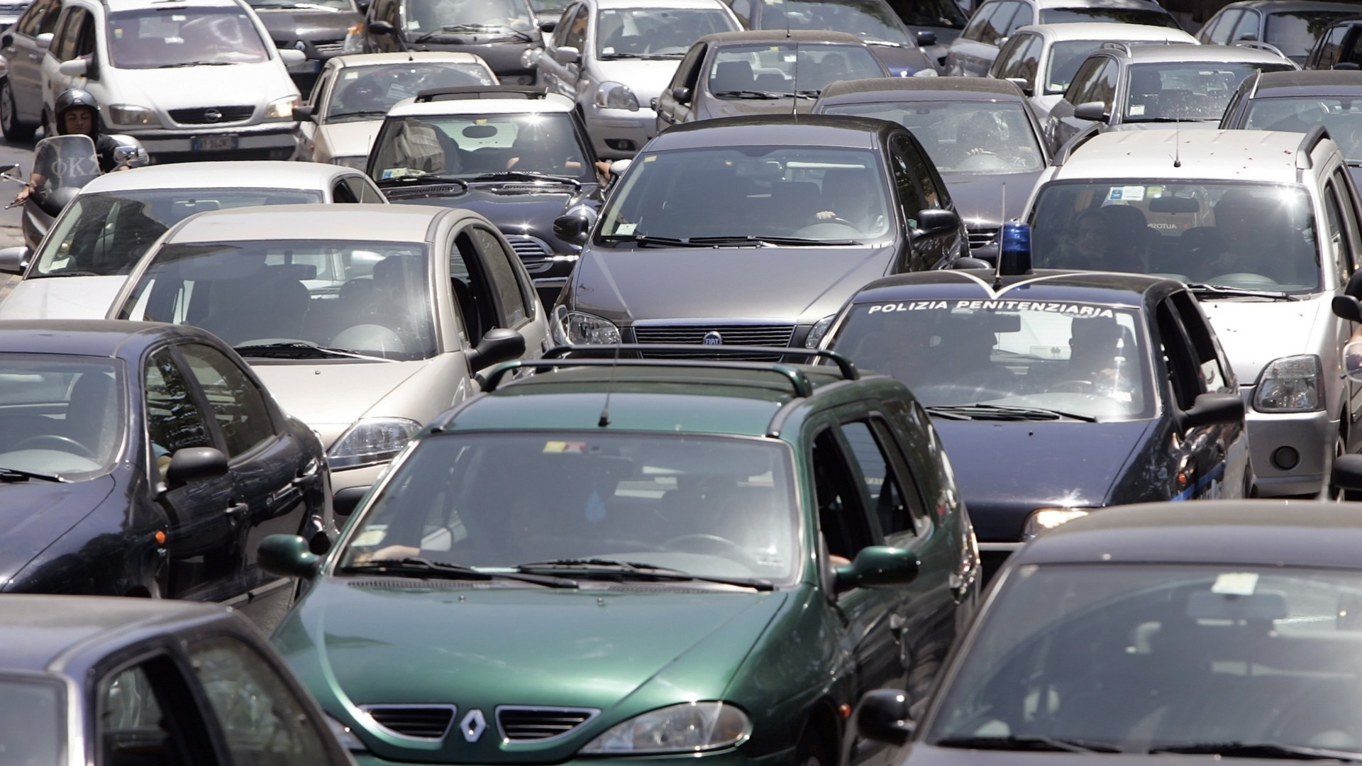 Immagine di Non fa solo male: il traffico costa