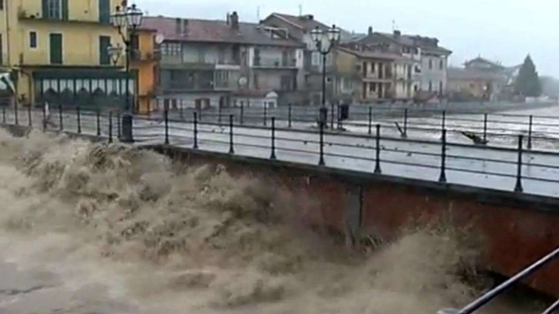 Immagine di Allerta meteo in Piemonte e Liguria. Esondato il Tanaro nel Cuneese