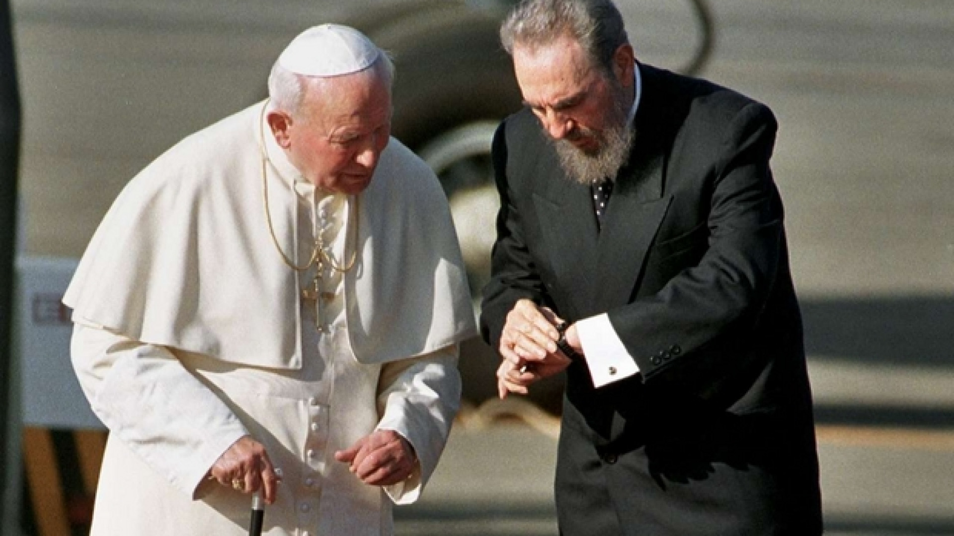 Immagine di Giovanni Paolo II, Benedetto e Francesco: i tre Papi di Fidel