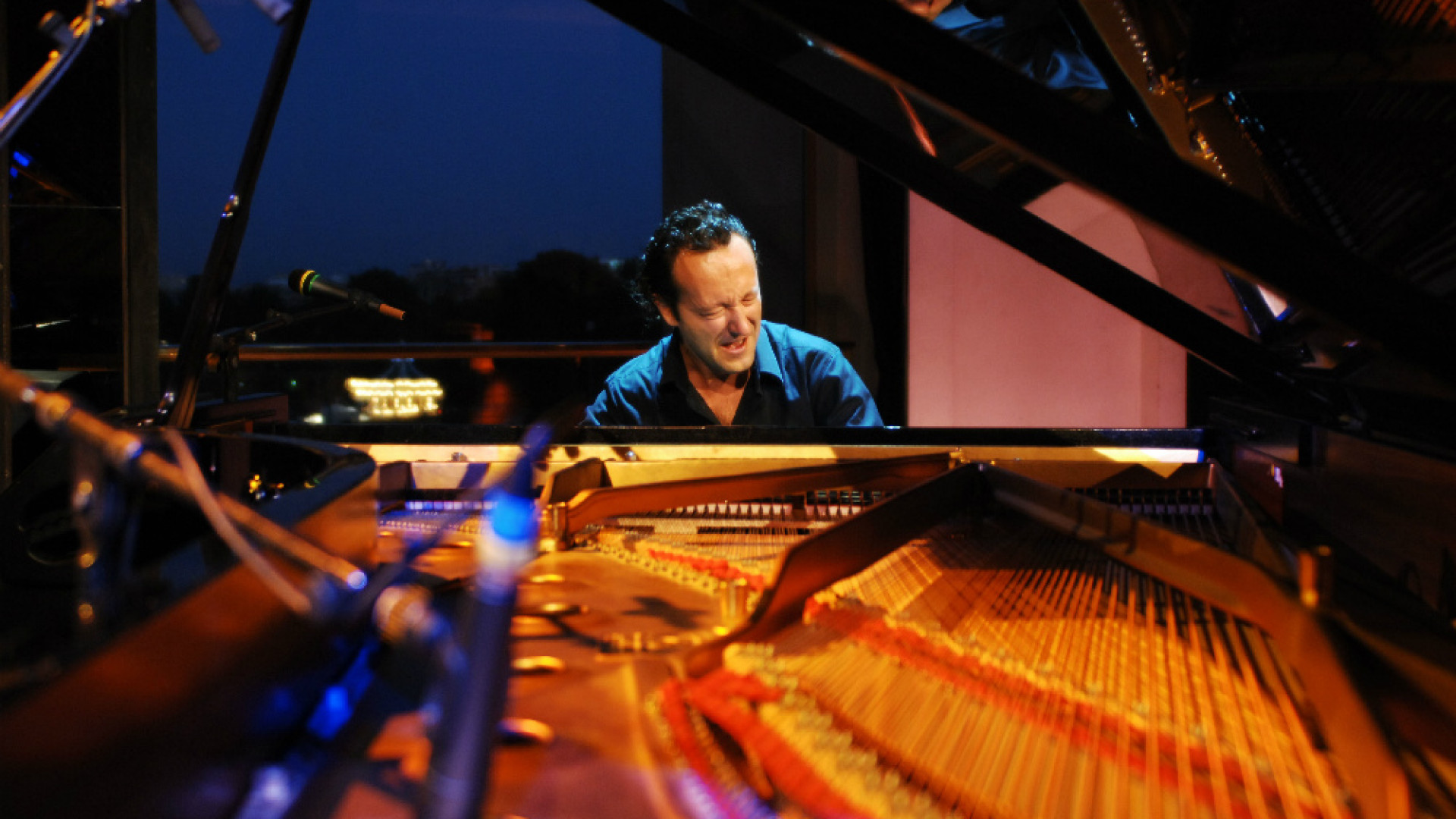 Immagine di Buio fuori. Musica dentro