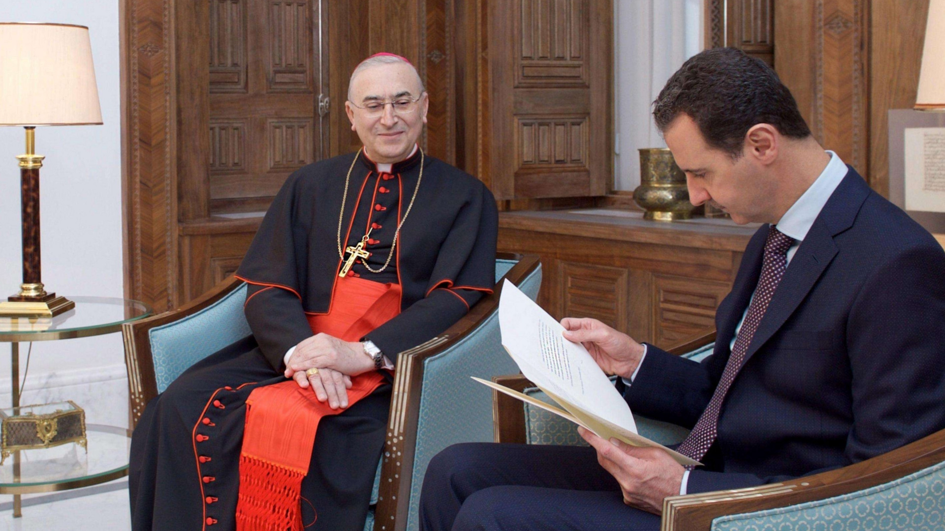 Immagine di Papa Francesco scrive ad Assad: «Basta violenze»