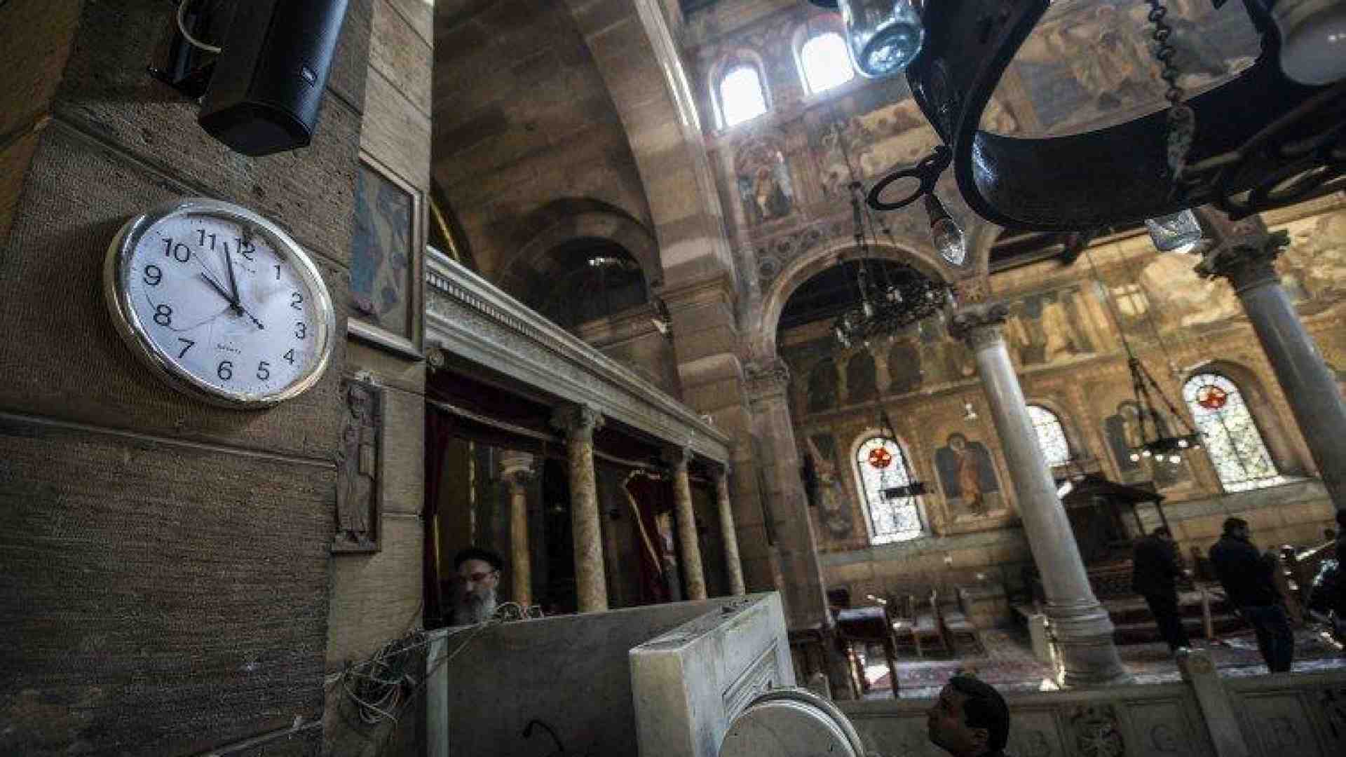 Immagine di Bombe in chiesa tra i fedeli