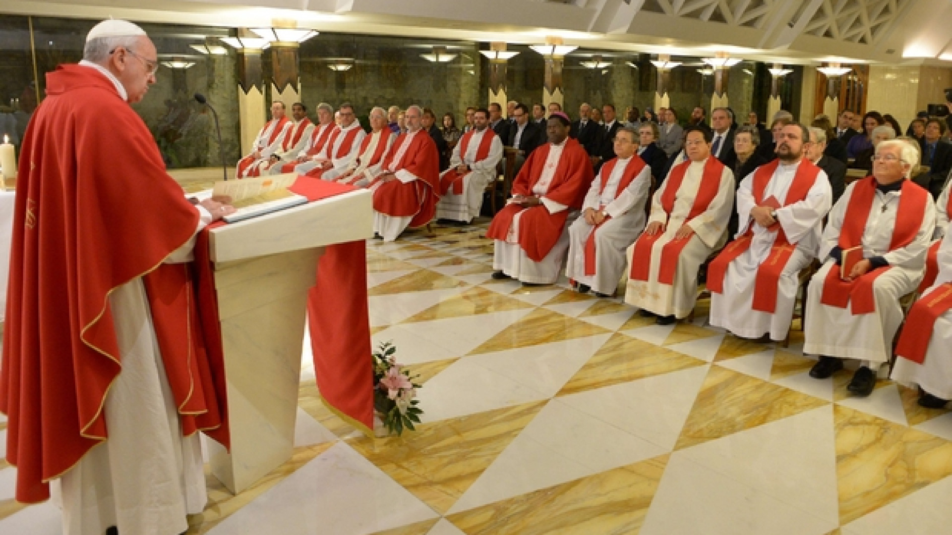 Immagine di il clericalismo è un male che allontana dalla Chiesa