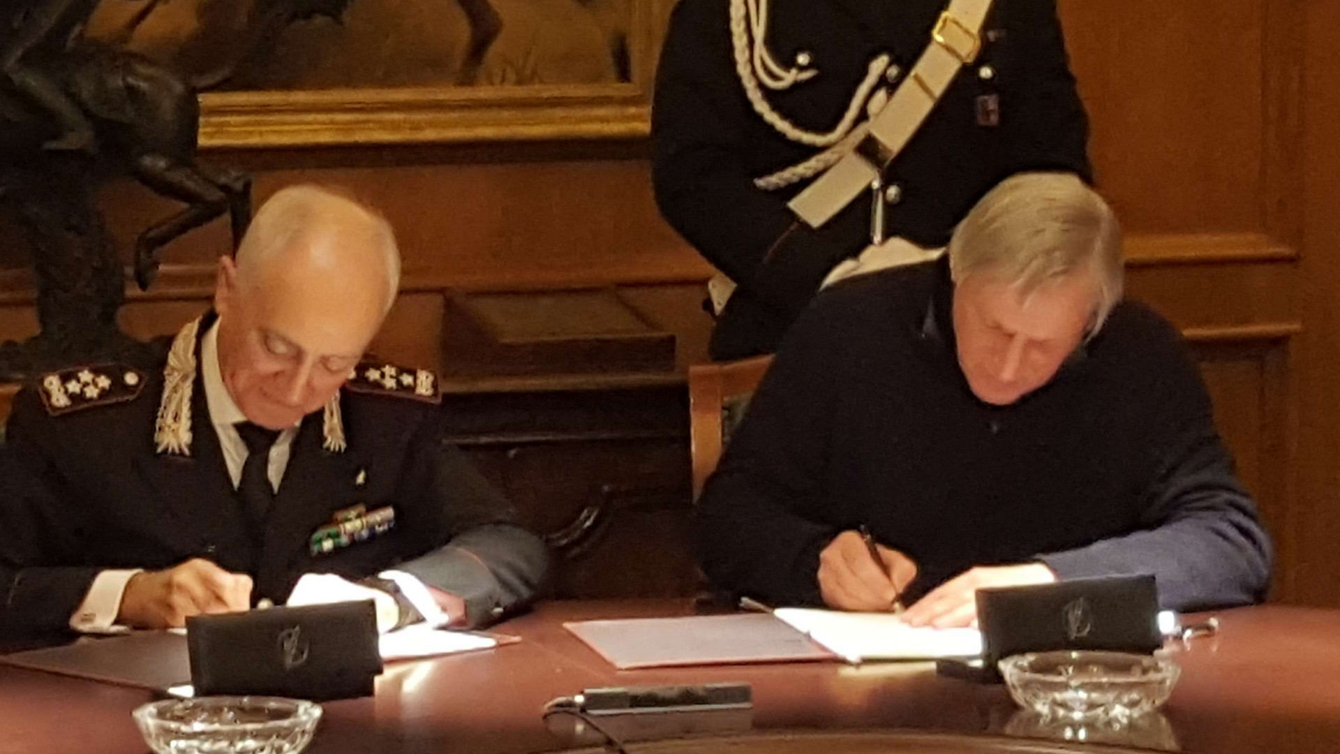 Immagine di Carabinieri e Libera, il "noi" contro le mafie