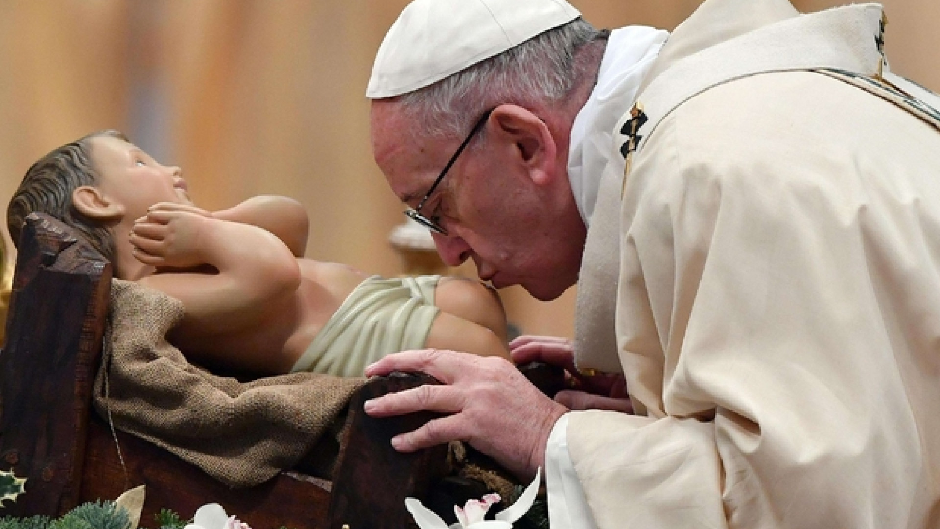 Immagine di Papa Francesco: i Magi sono i credenti che sentono nostalgia di Dio