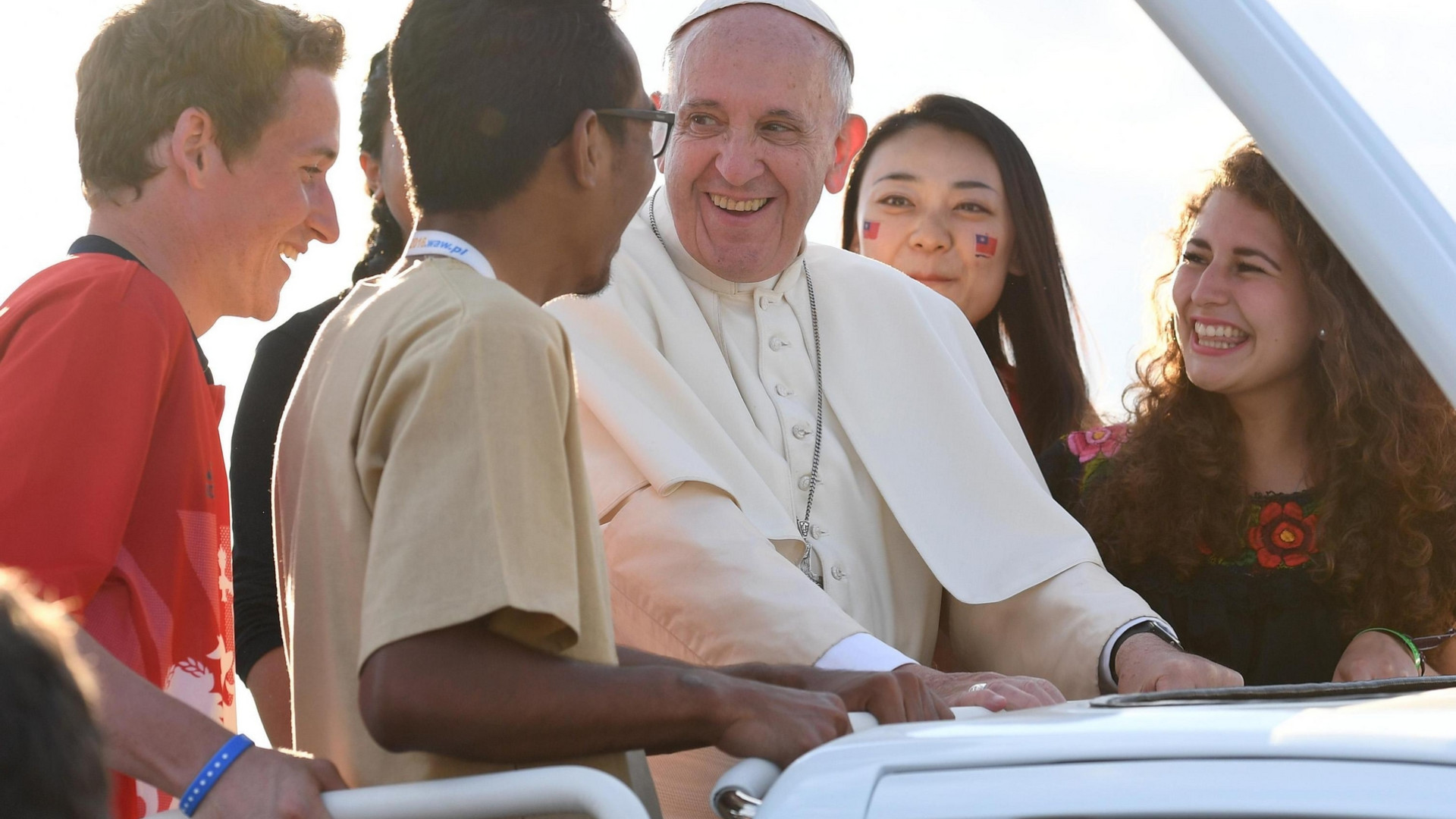 Immagine di Papa Francesco ai giovani: «Non abbiate paura di scelte audaci»