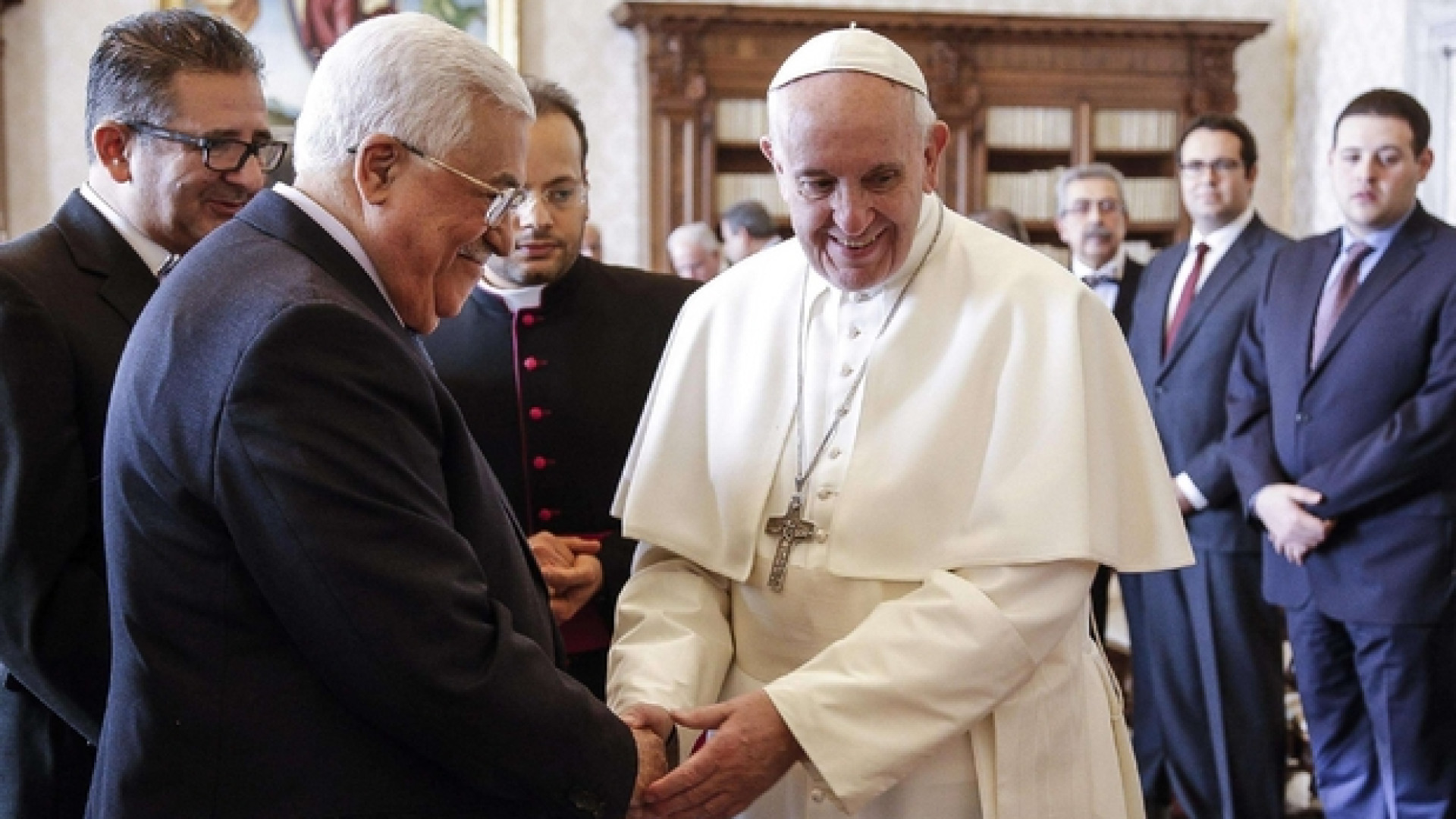 Immagine di Abu Mazen dal Papa: riprendano presto i colloqui diretti