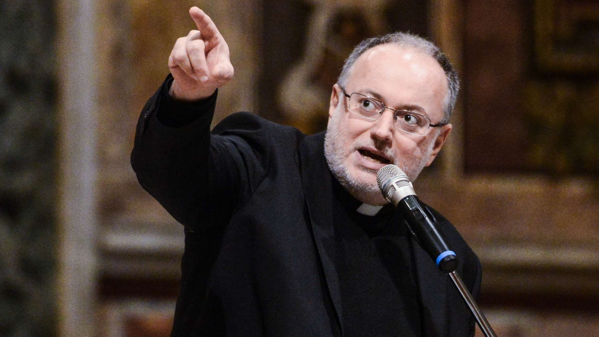 Immagine di Don Fabio Rosini: «Cari giovani, saper pregare è la via della felicità»