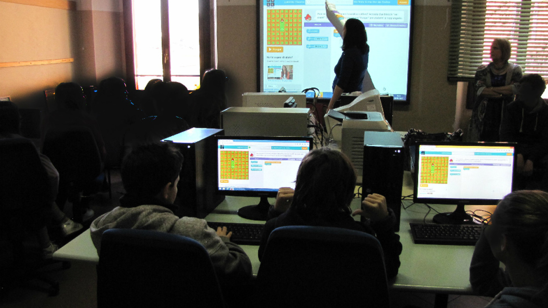 Immagine di Linea Com nelle scuole cremonesi con il “coding”