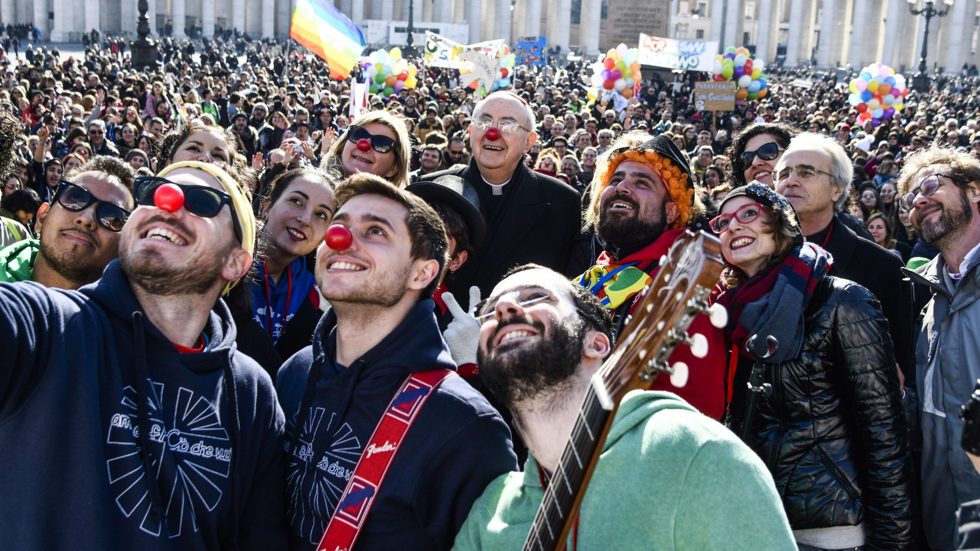 Immagine di Carovana della pace, 3mila ragazzi dell'Azione cattolica da papa Francesco