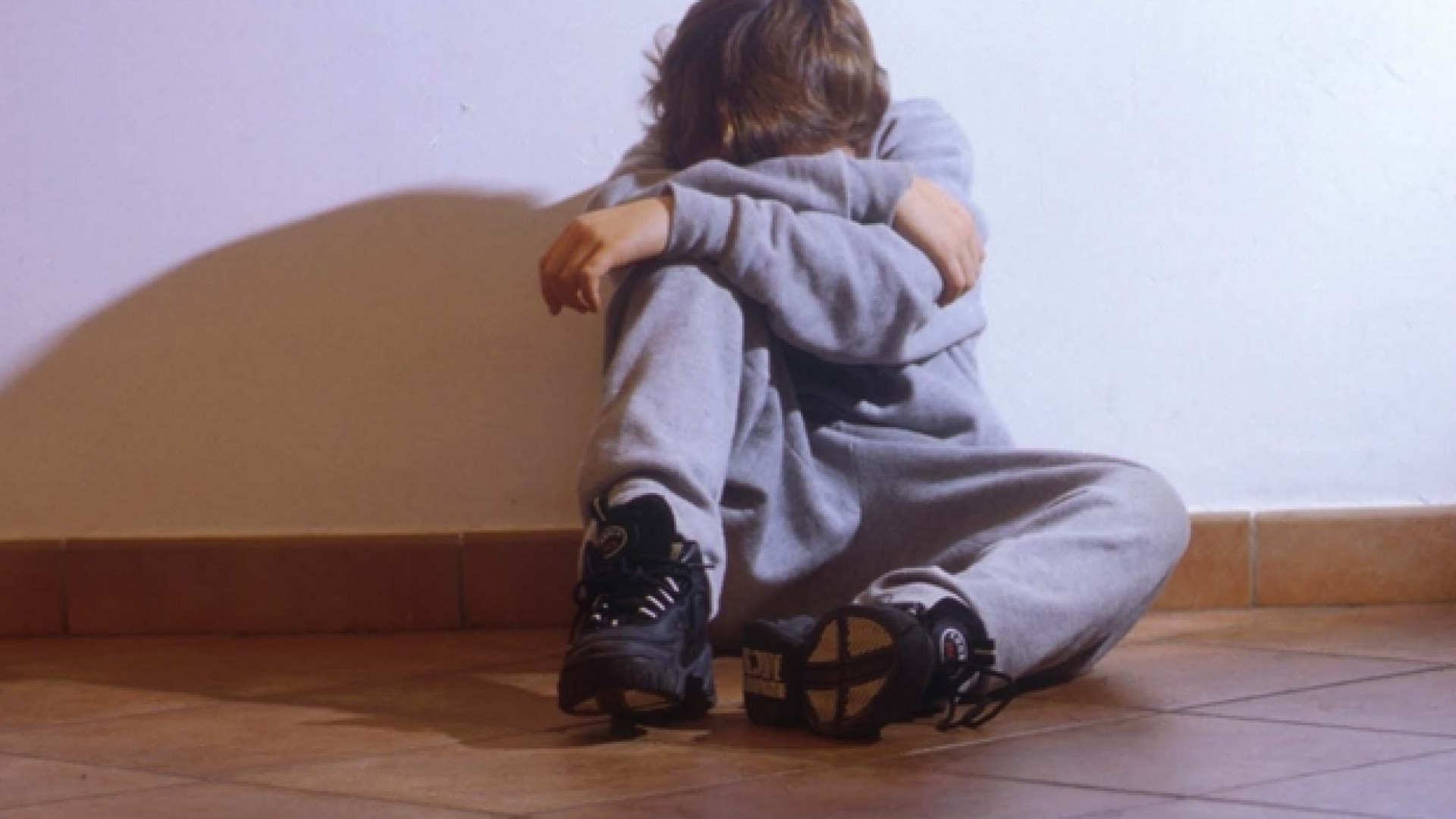 Immagine di La vergogna dei 100mila bambini maltrattati