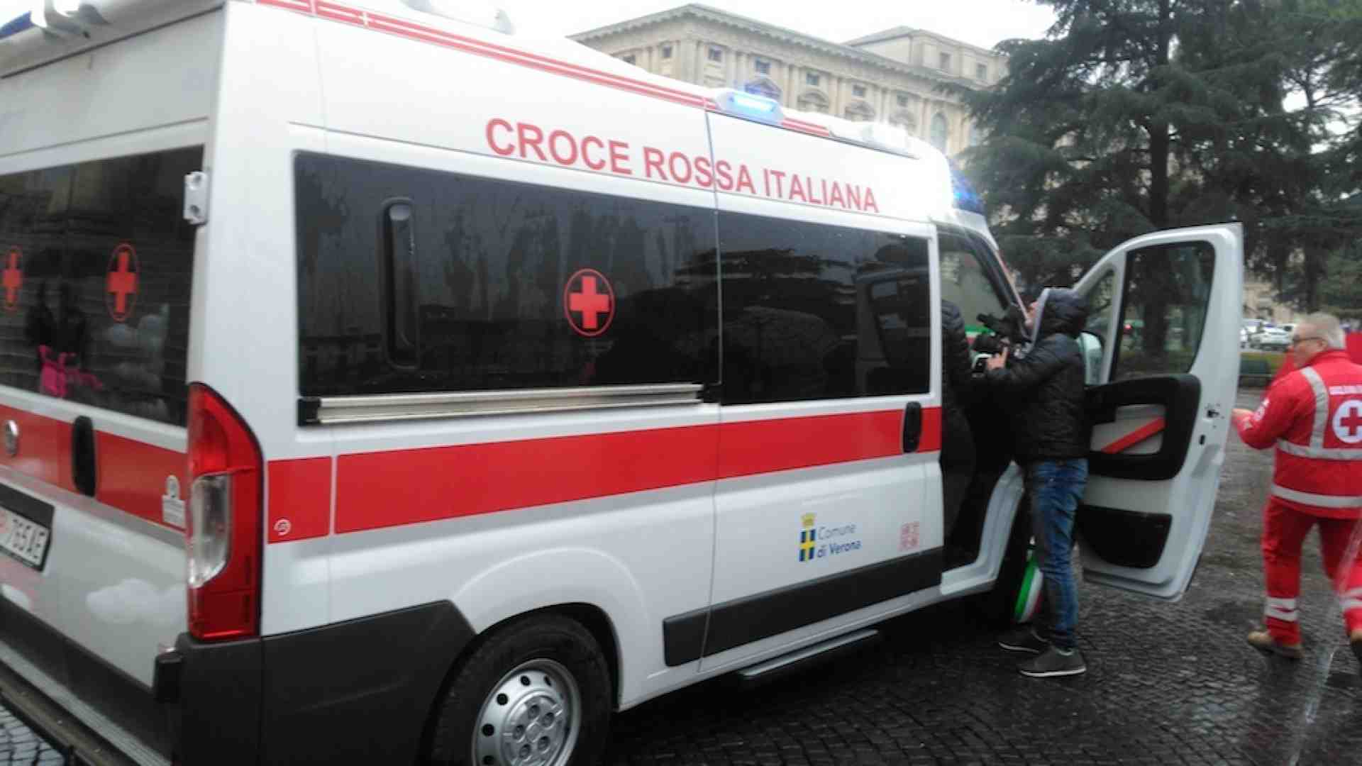 Immagine di Una nuova ambulanza per la Croce Rossa