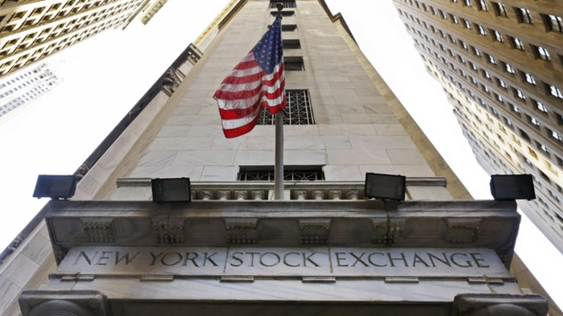 Immagine di «Trump torna a separare le banche». Fa il contrario, è rischio serio