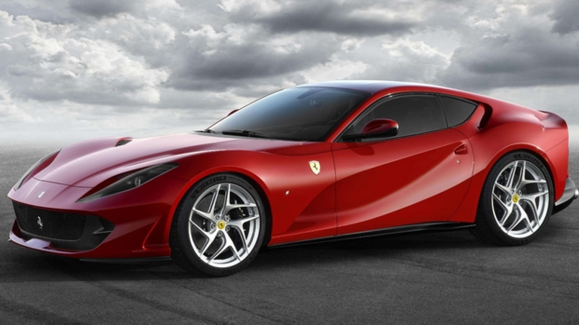 Immagine di Ferrari 812 Superfast, cavalli e prezzo da record mondiale