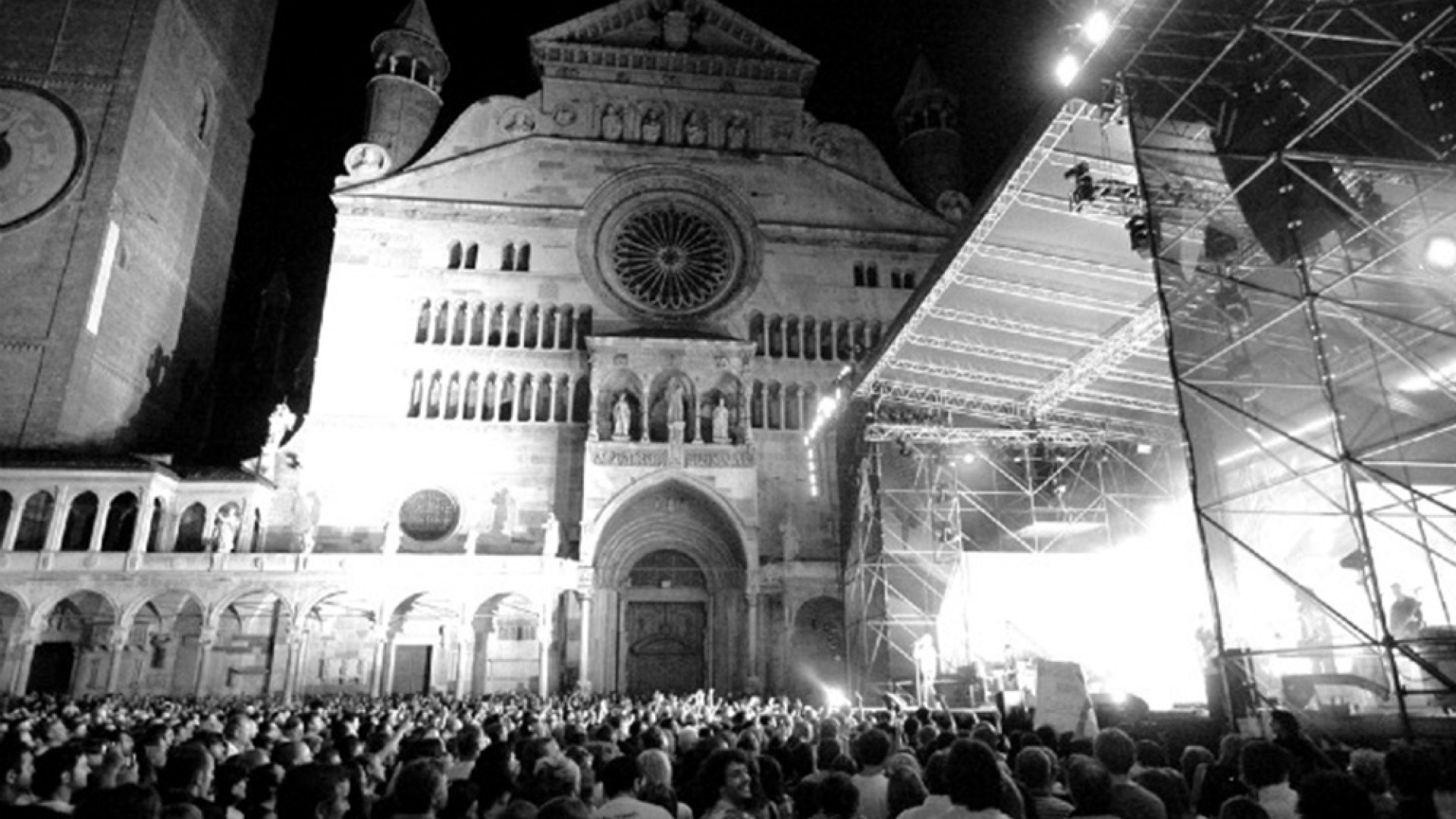 Immagine di Rock in piazza, i decibel della discordia