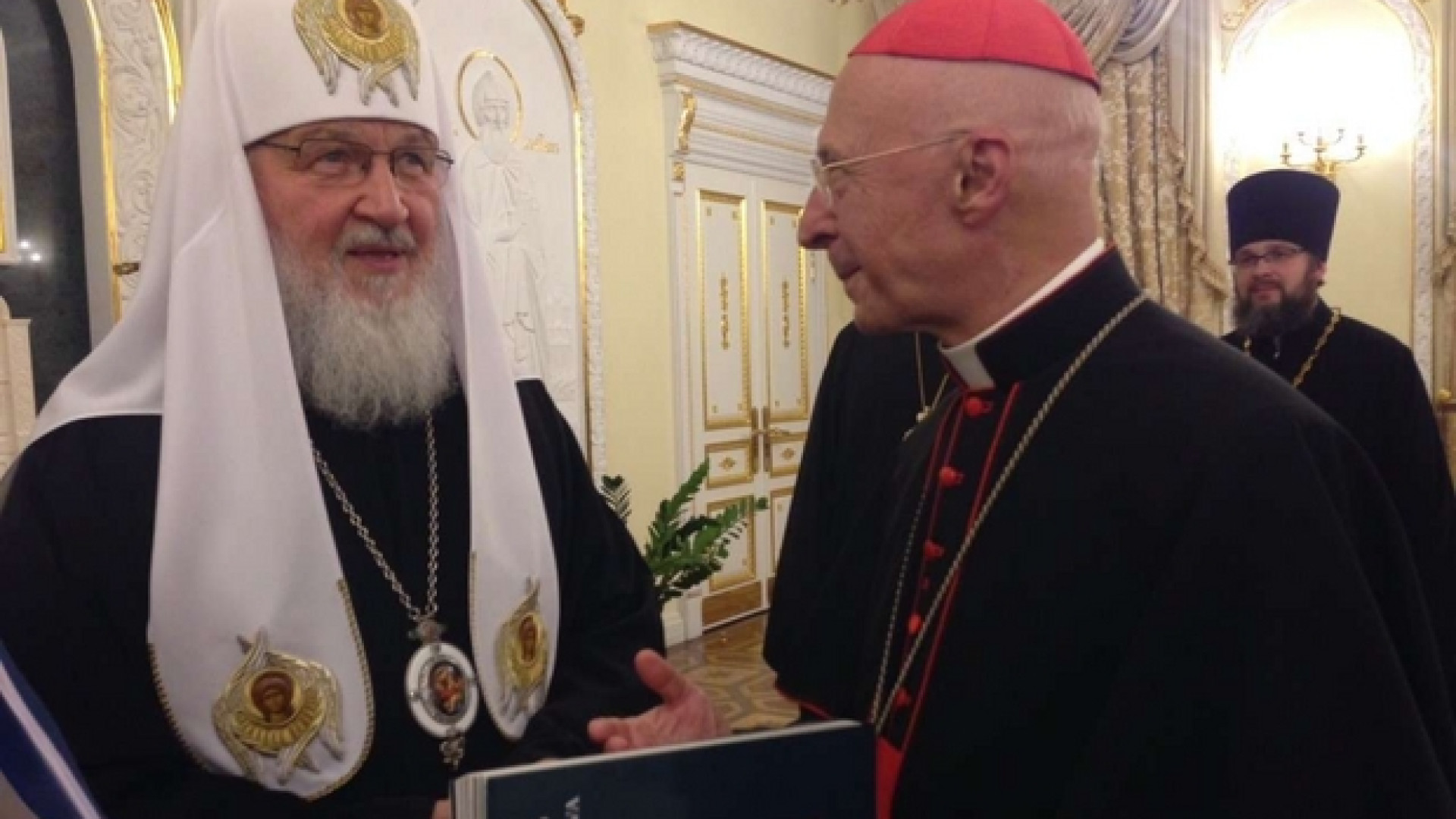 Immagine di Bagnasco incontra Kirill: «La cultura, via ecumenica»