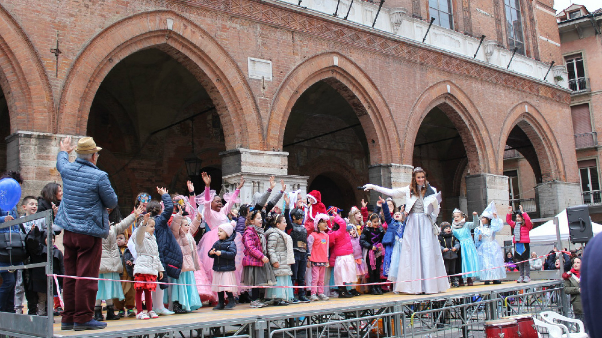 Immagine di Martedì grasso, festa in piazza del Comune