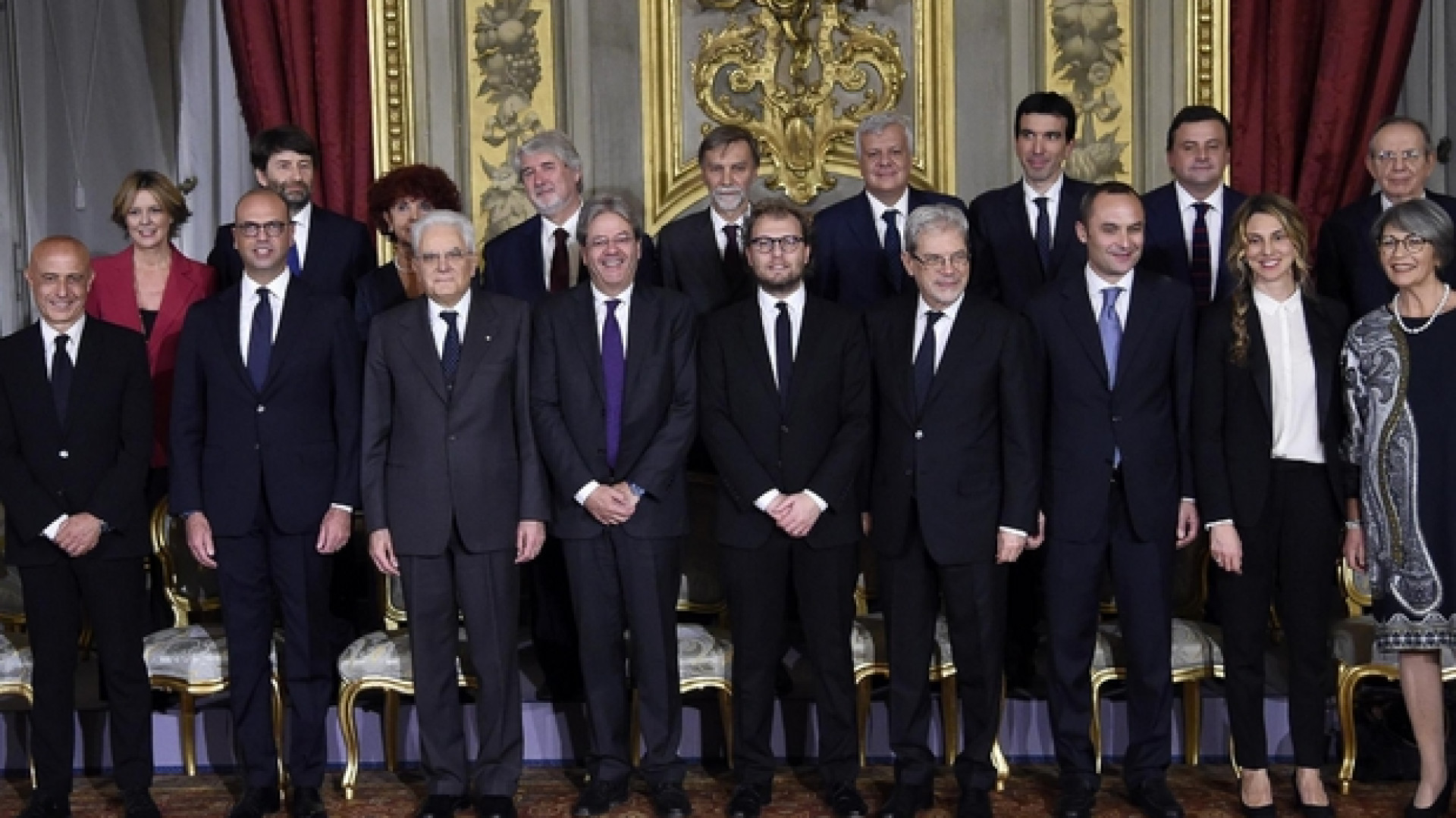 Immagine di Ecco i redditi dei politici italiani: Fedeli la più ricca nel governo