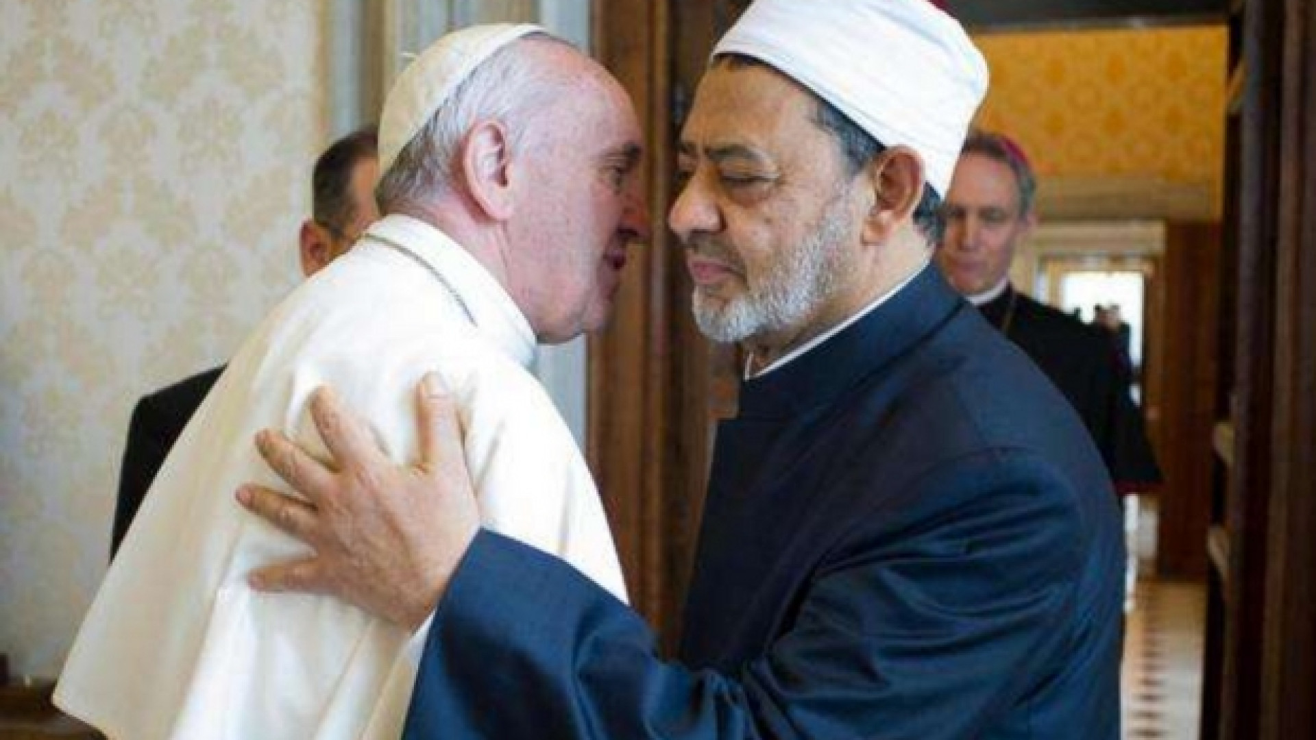 Immagine di Papa Francesco in Egitto: motto e logo nel segno della pace