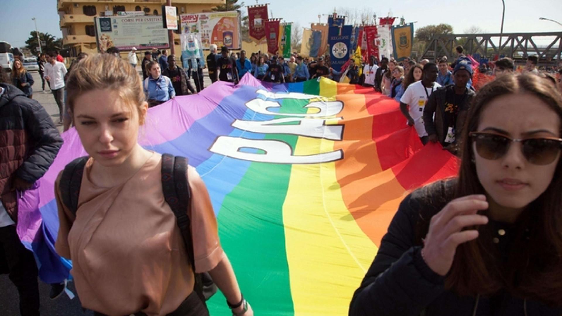 Immagine di 25mila persone in piazza per dire no alla mafia. Ciotti: serve una rivoluzione