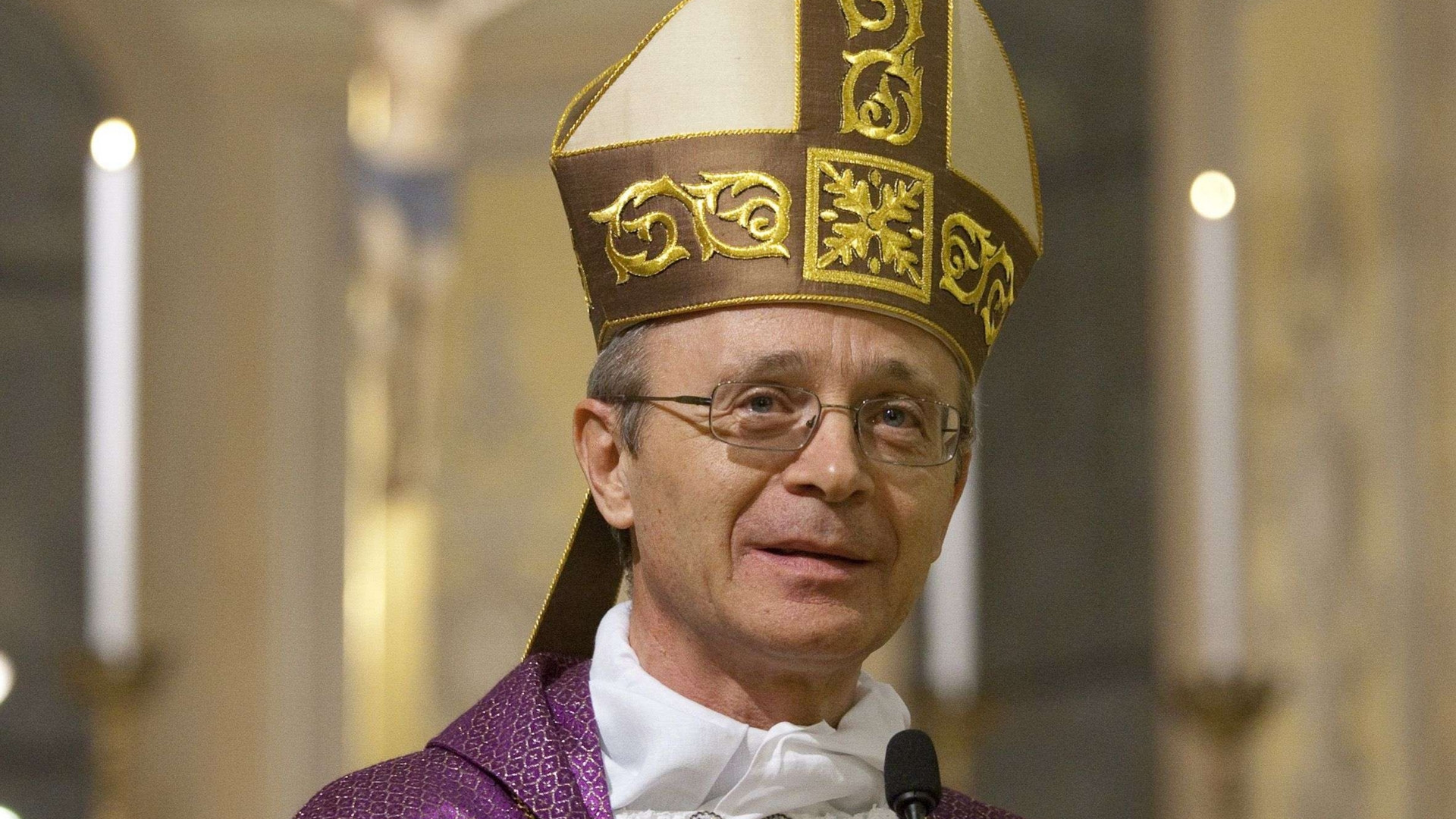 Immagine di Papa Francesco a Carpi. Il vescovo Cavina: «Una visita familiare»