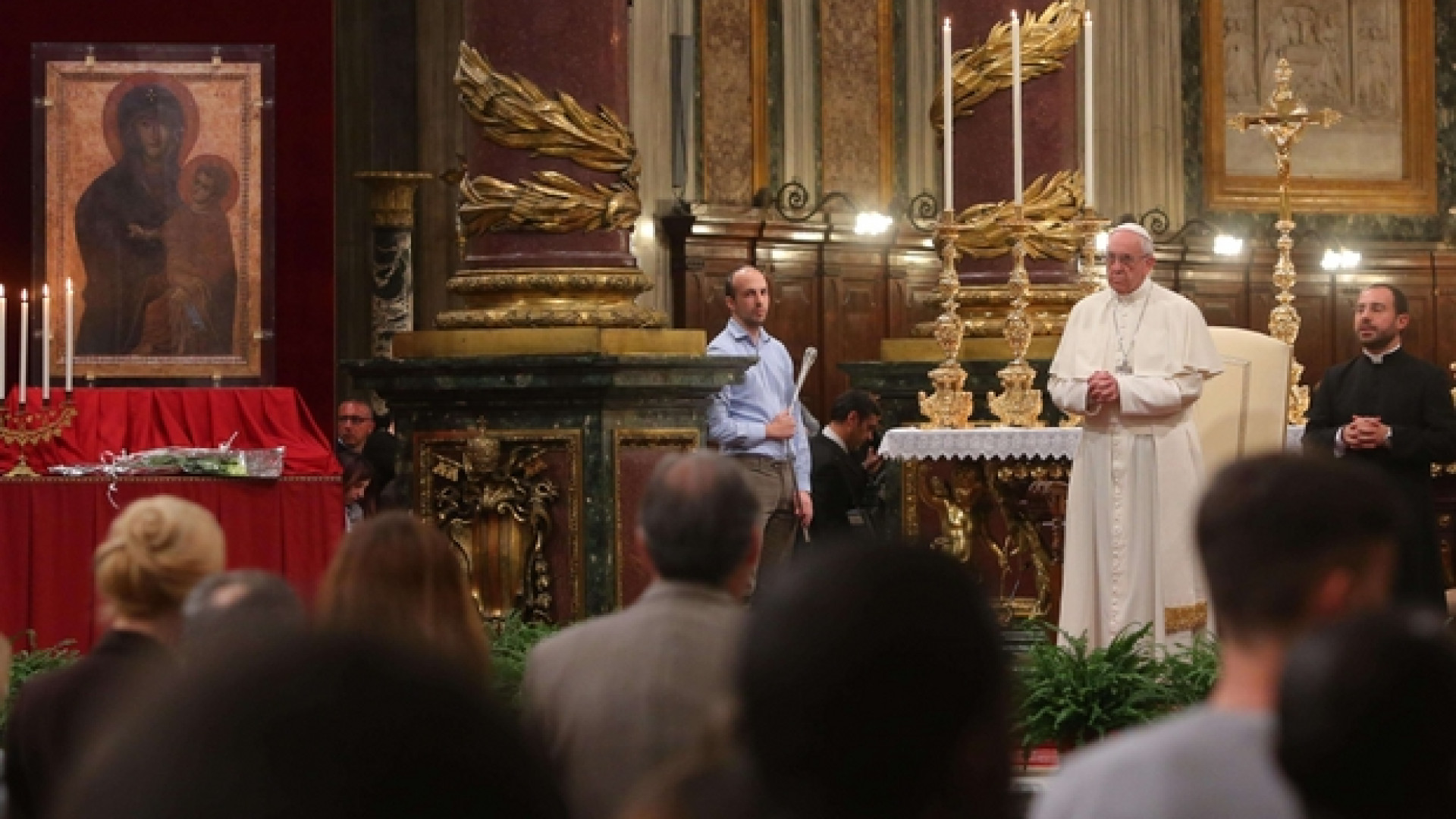 Immagine di Papa Francesco: il mondo può cambiare solo se i giovani sono in cammino