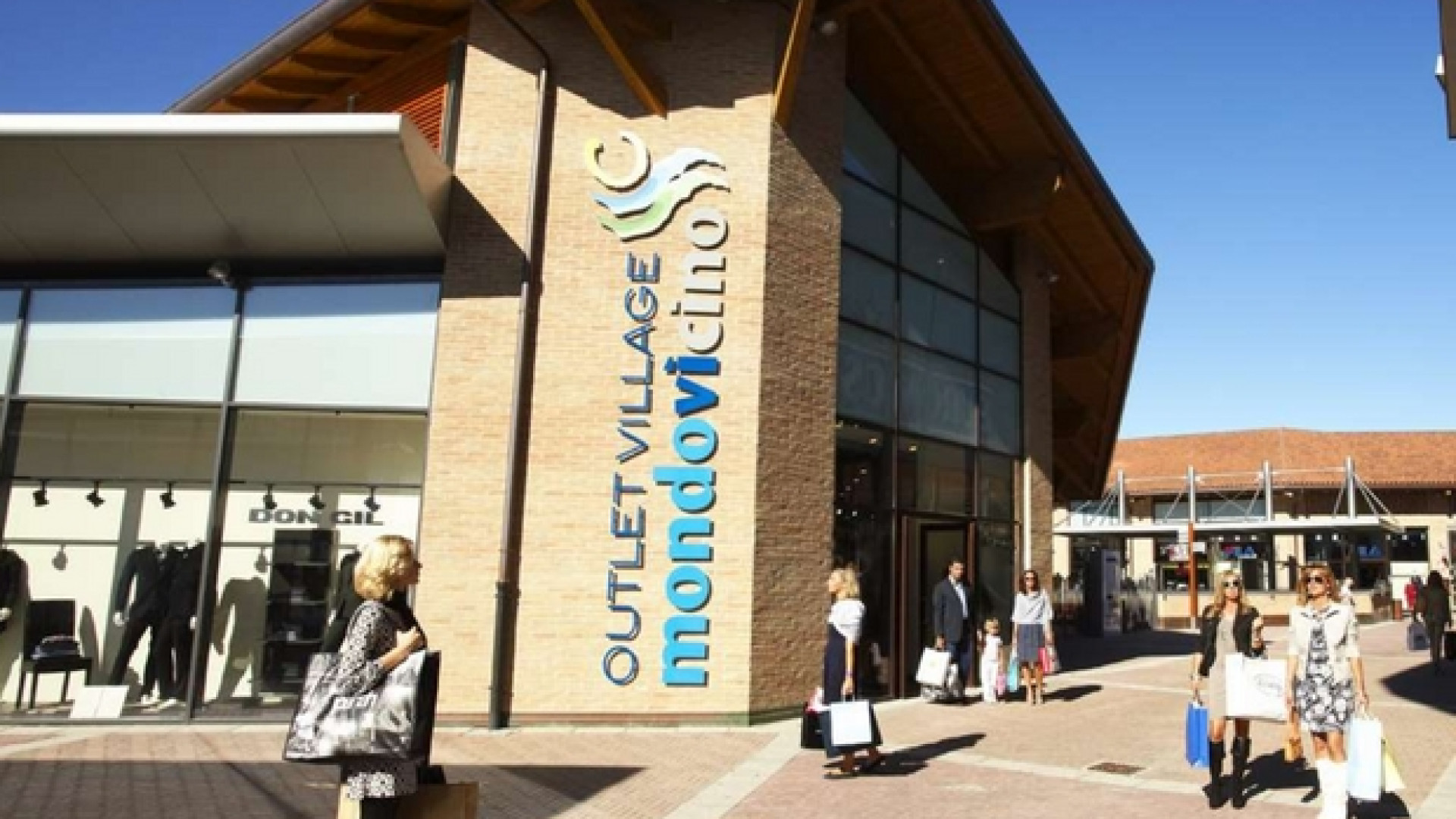 Immagine di Outlet, va di moda l'apertura a Pasqua