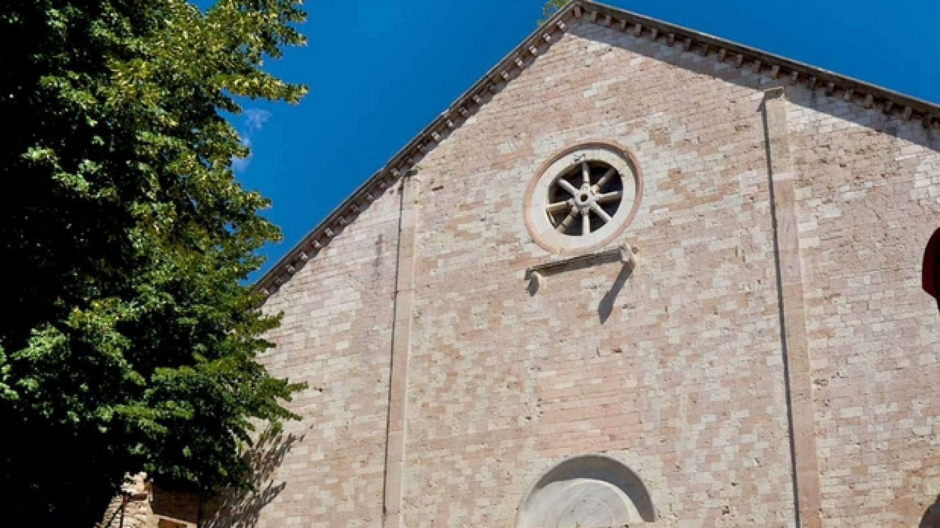 Immagine di Il nuovo santuario di San Francesco. Con la reliquia del mantello