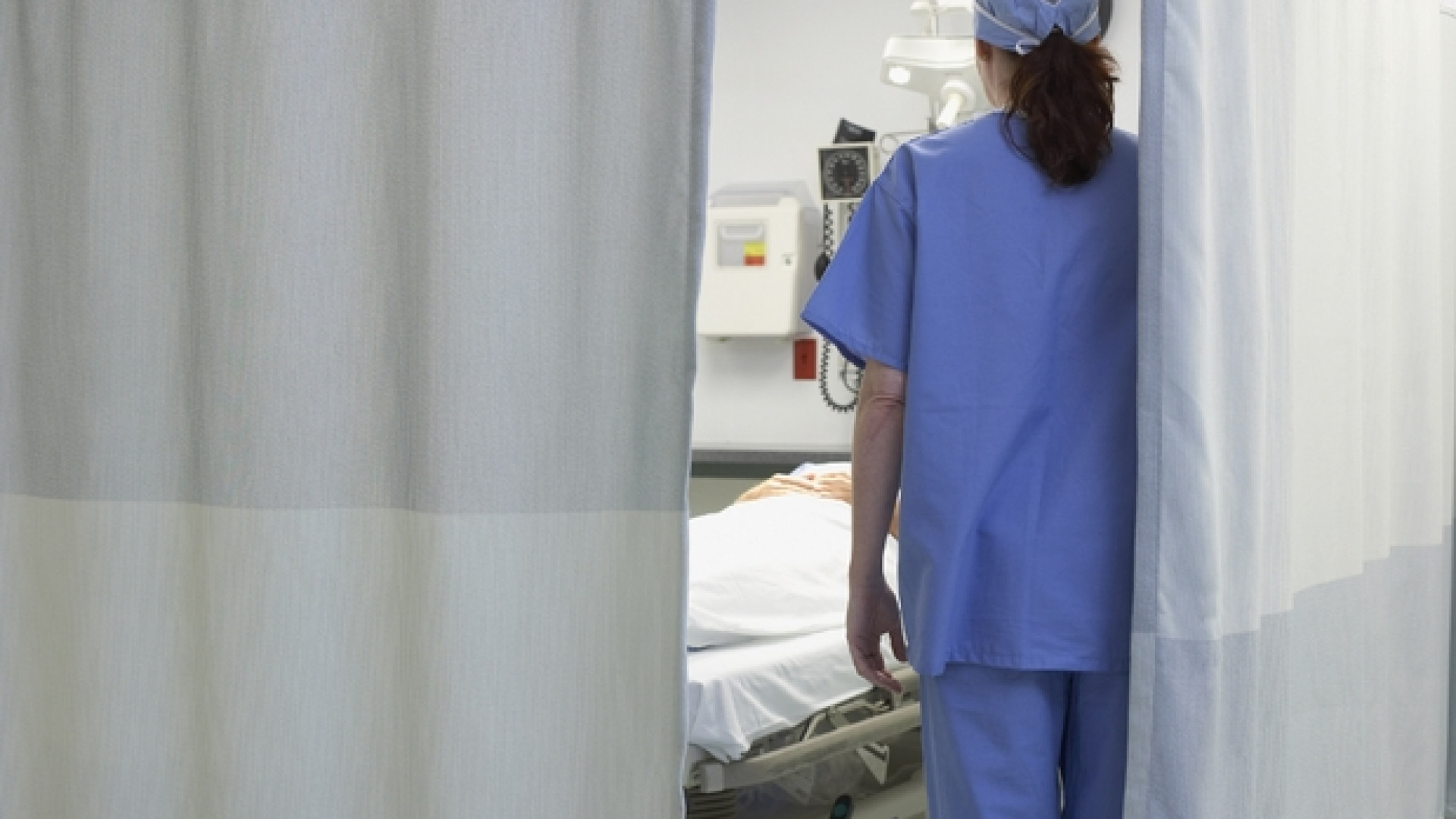 Immagine di L'umanità che resiste tra medico e paziente