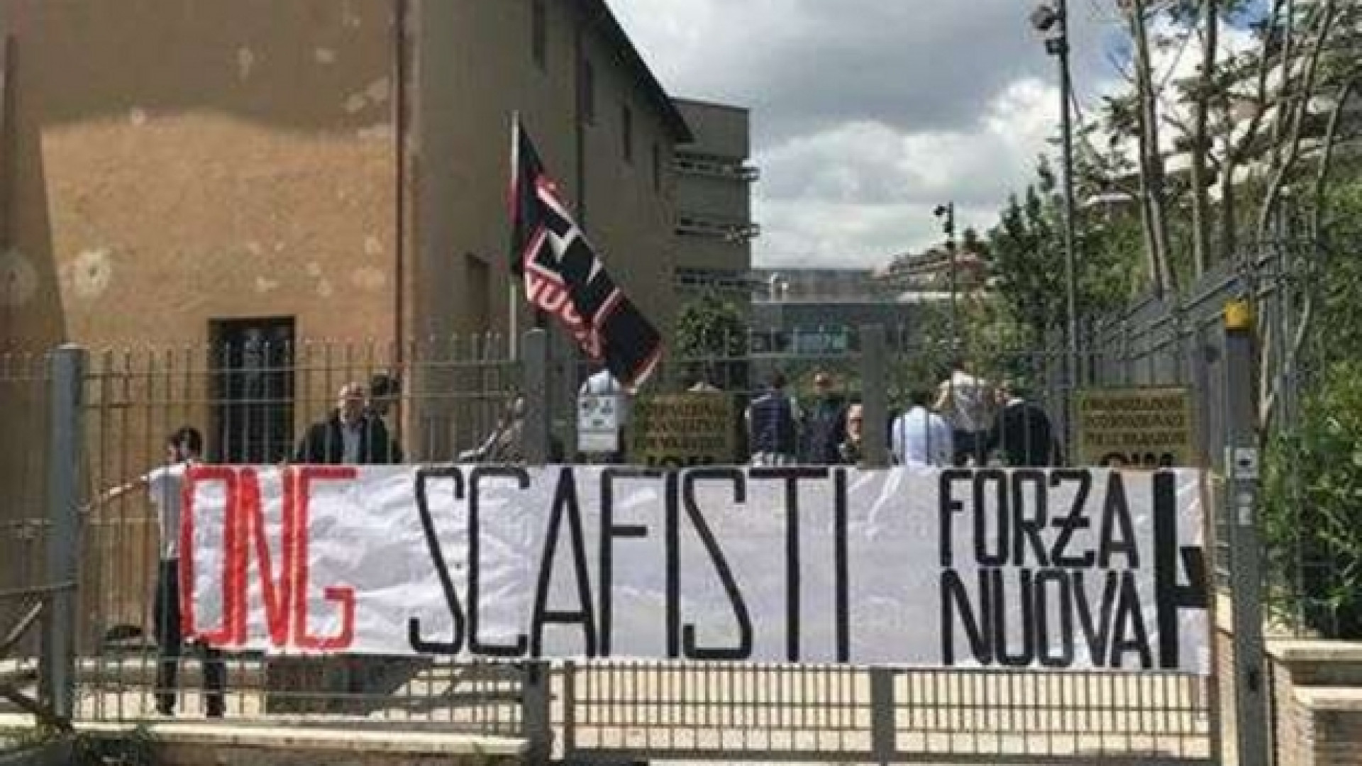 Immagine di Assalto xenofobo di Forza Nuova all'Organizzazione internazionale migrazioni