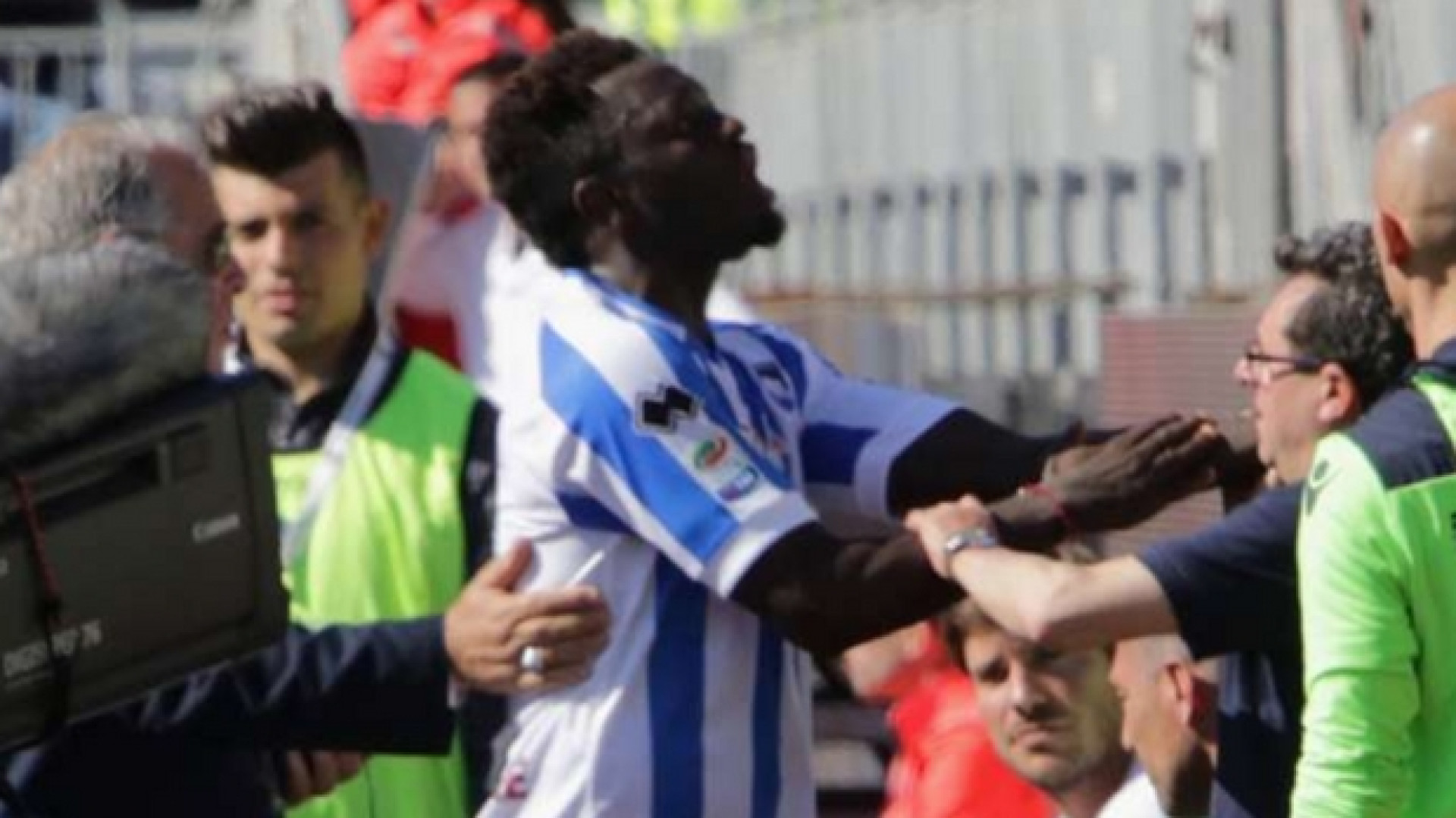 Immagine di Il caso Muntari e i volti deformati dell’intolleranza