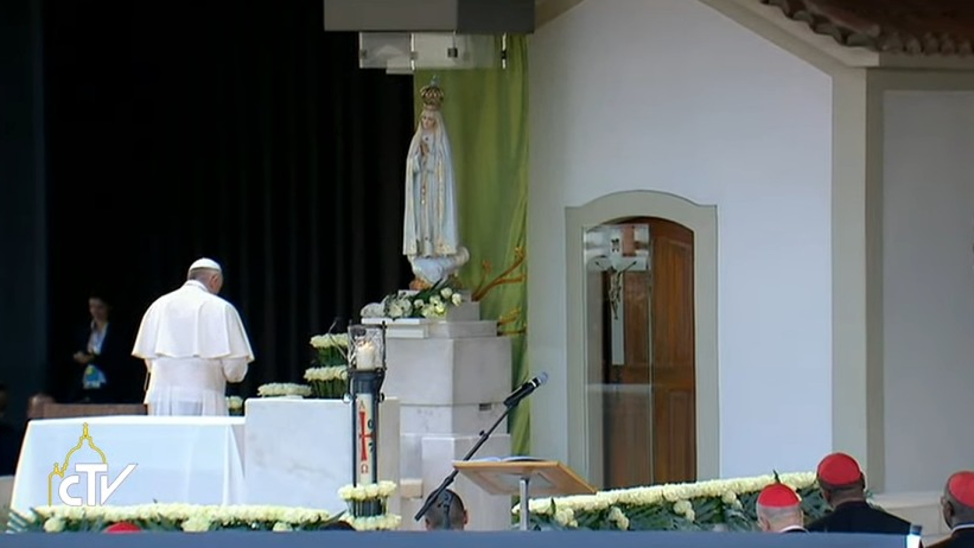 Immagine di Ecco la preghiera del Papa davanti alla Madonna di Fatima