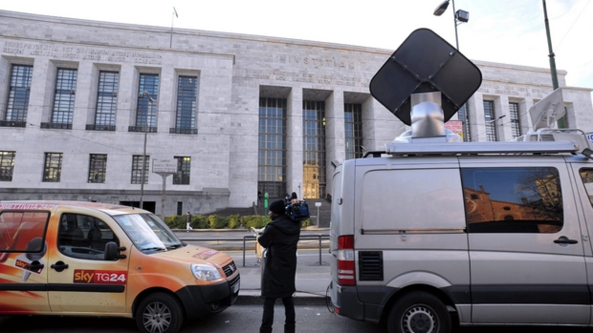 Immagine di L'alleanza mass media-pm: mela avvelenata dallo scoop