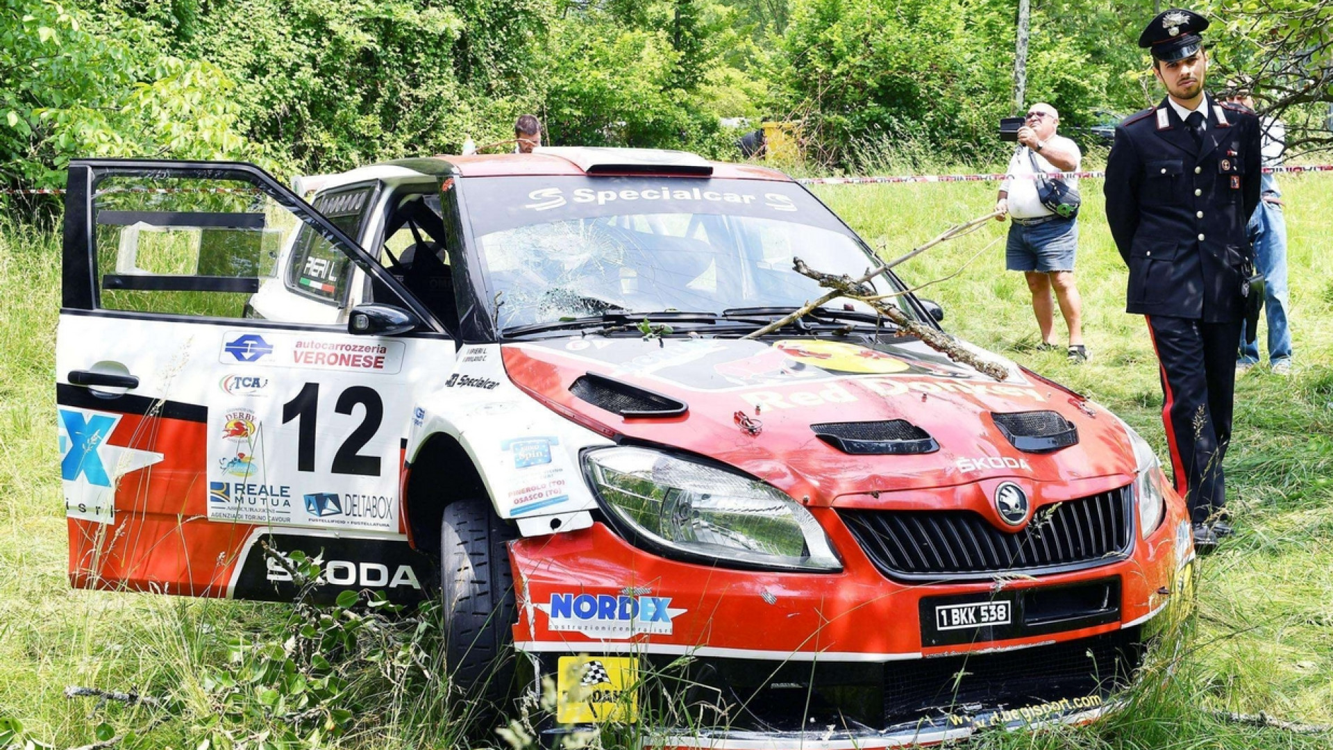 Immagine di Auto travolge spettatori nel rally, morto bimbo di 6 anni