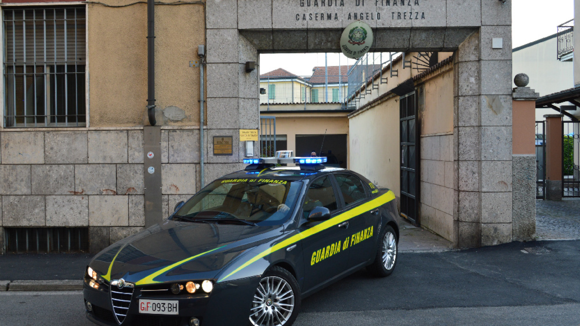 Immagine di Guardia di Finanza: Operazione “scatole cinesi”. Sequestro di beni per 350.000 euro nei confronti di 4 cittadini cinesi