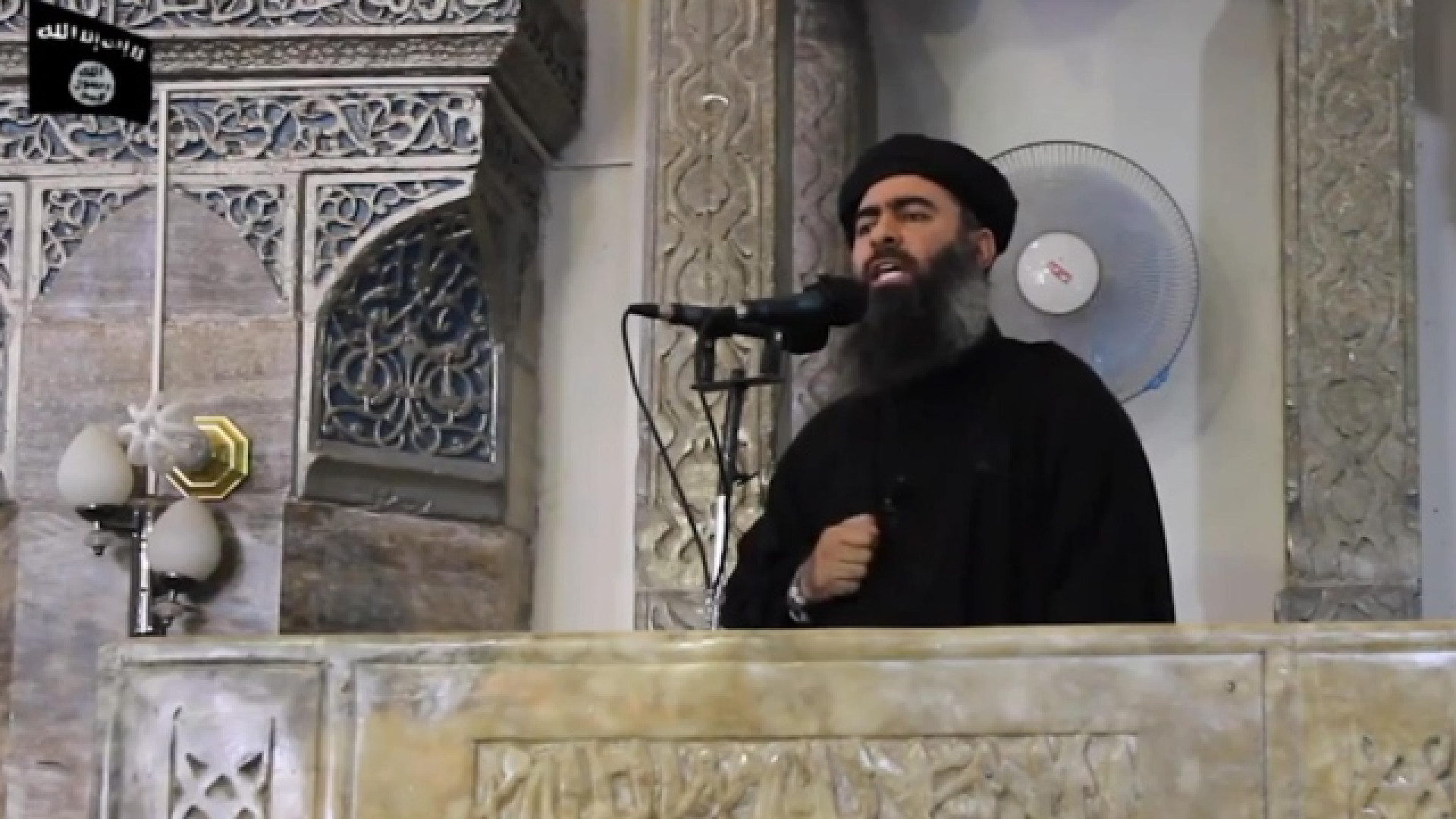 Immagine di Mosul prepara l'assalto finale alla moschea del Daesh. Donne nelle fosse comuni