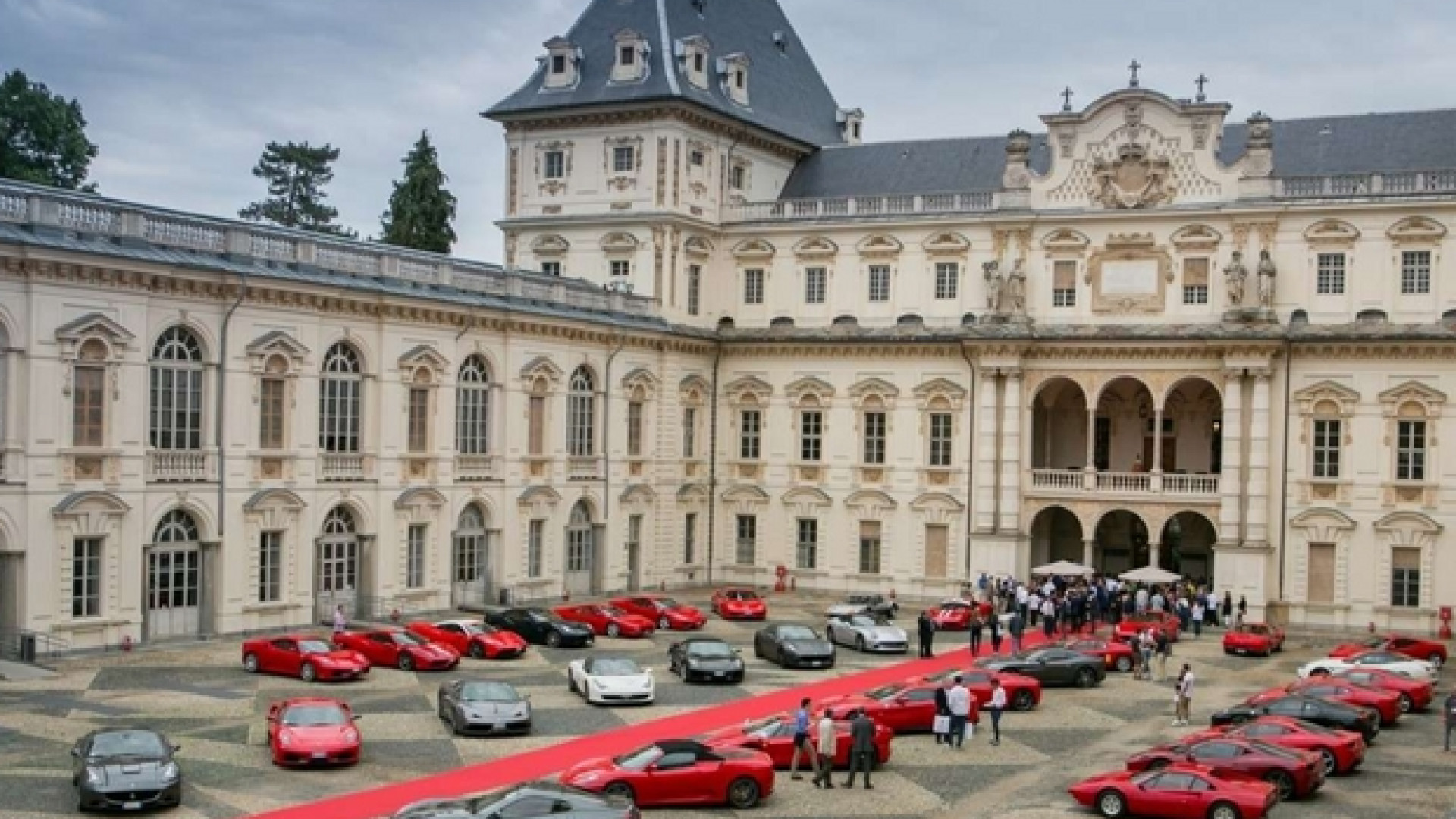 Immagine di Torino apparecchia la grande festa dell'automobile