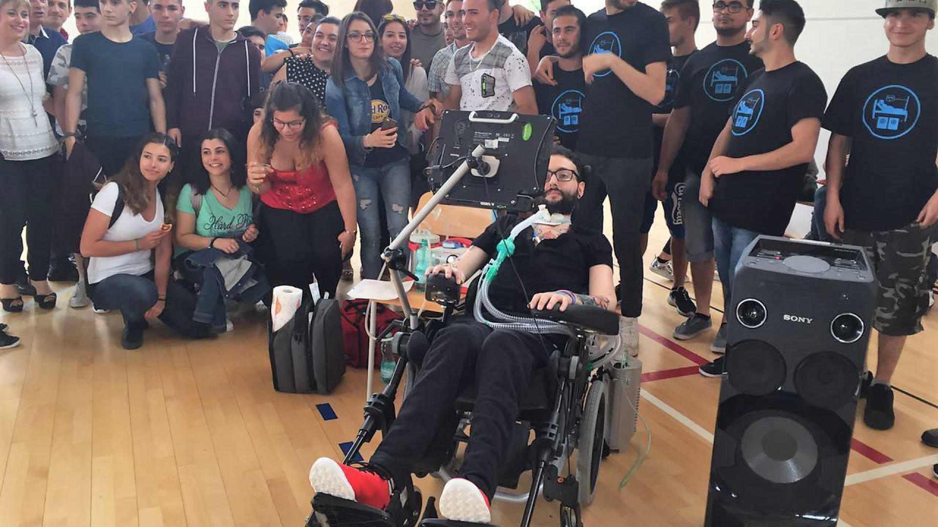 Immagine di La Sla, gli altri, la musica, Fabo: la vita secondo «dj Fanny»
