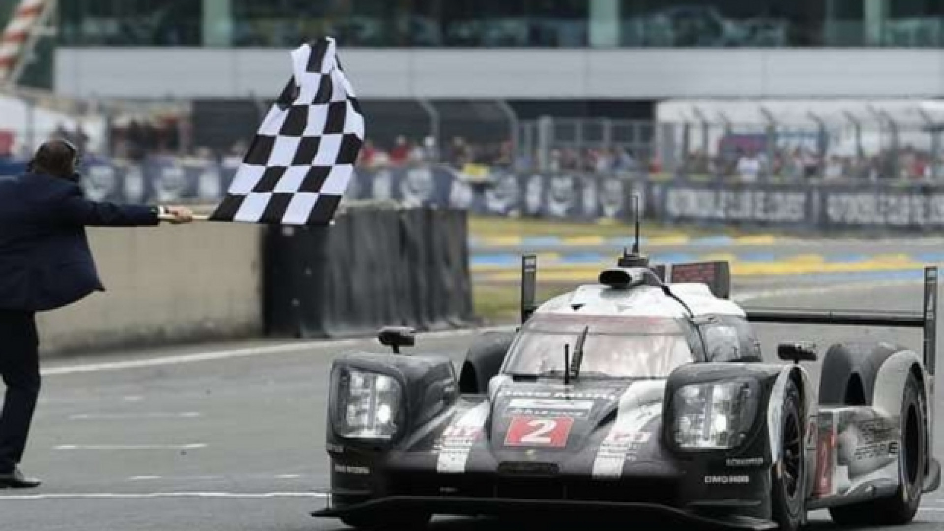 Immagine di Storia e adrenalina, ma a Le Mans sfreccia il futuro