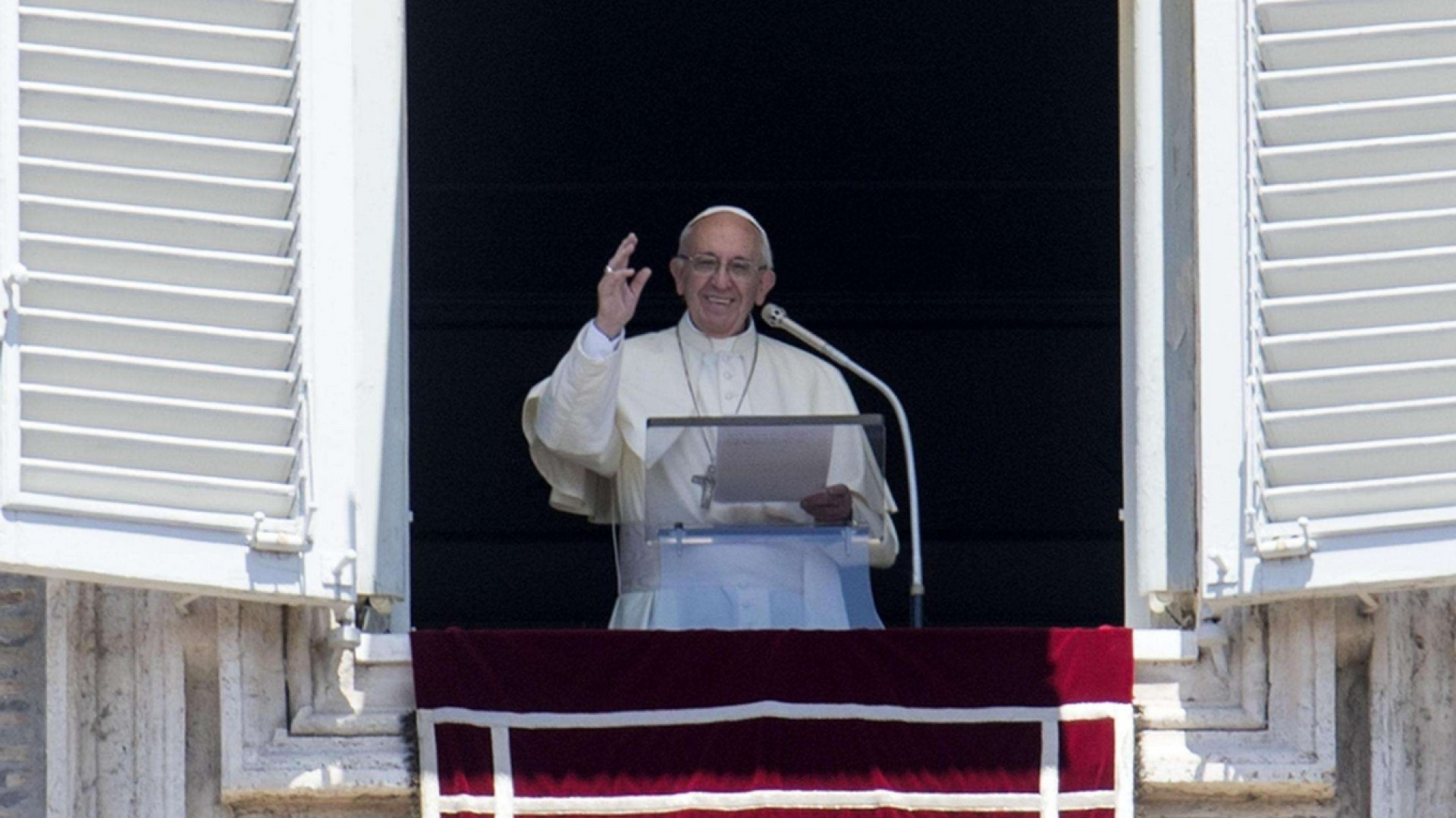 Immagine di Il Papa: dobbiamo stare dalla parte dei rifugiati