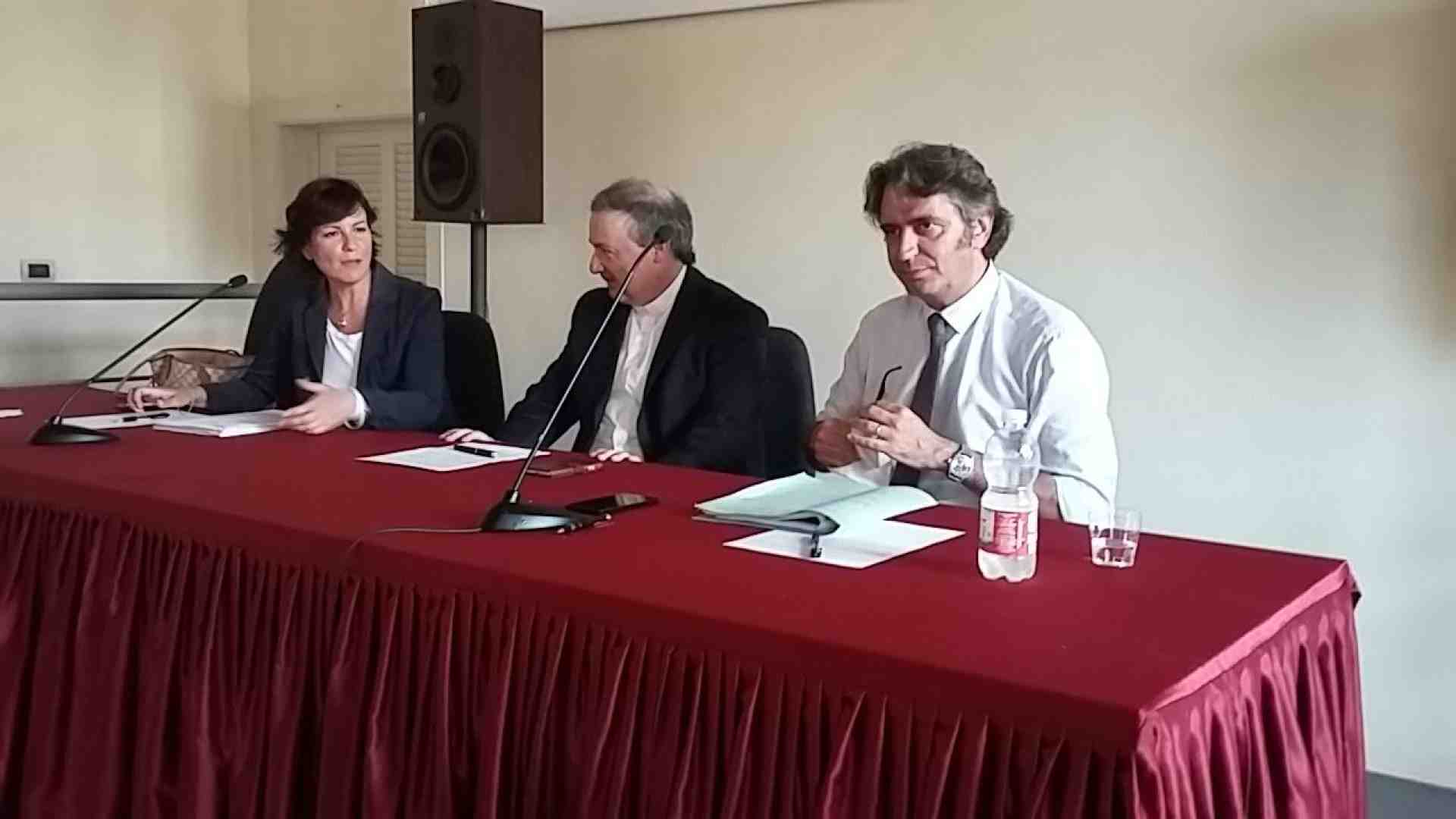 Immagine di I due candidati davanti ai cattolici