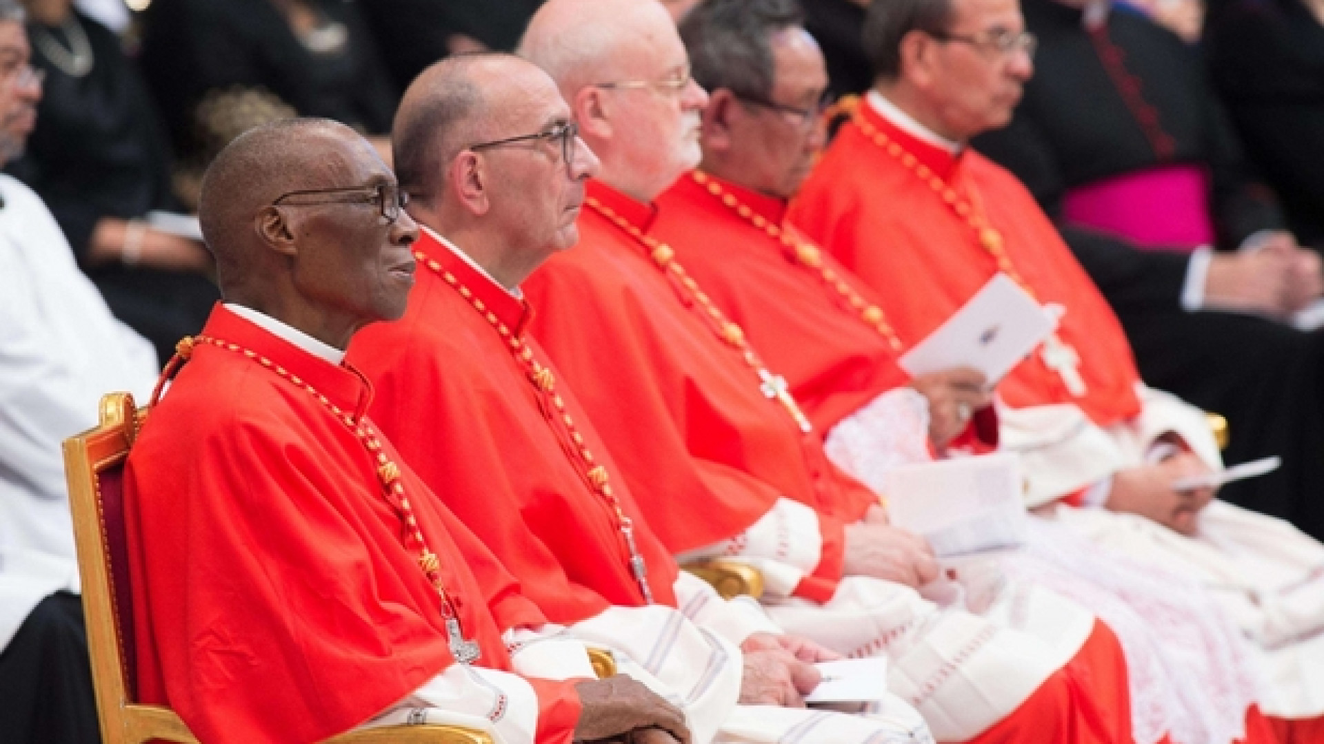 Immagine di Il Papa: «Gesù vi chiede di seguirlo. Vi chiama a servire come Lui»